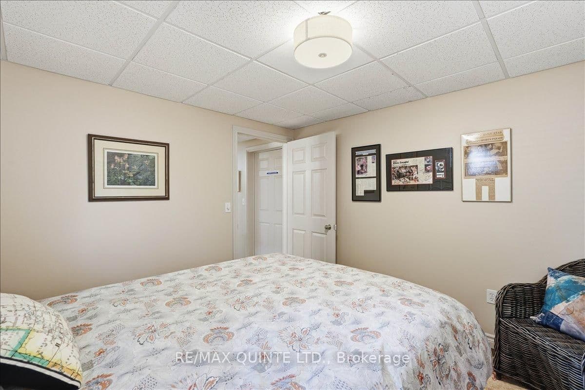 46 Lake Breeze Court thumbnail 31
