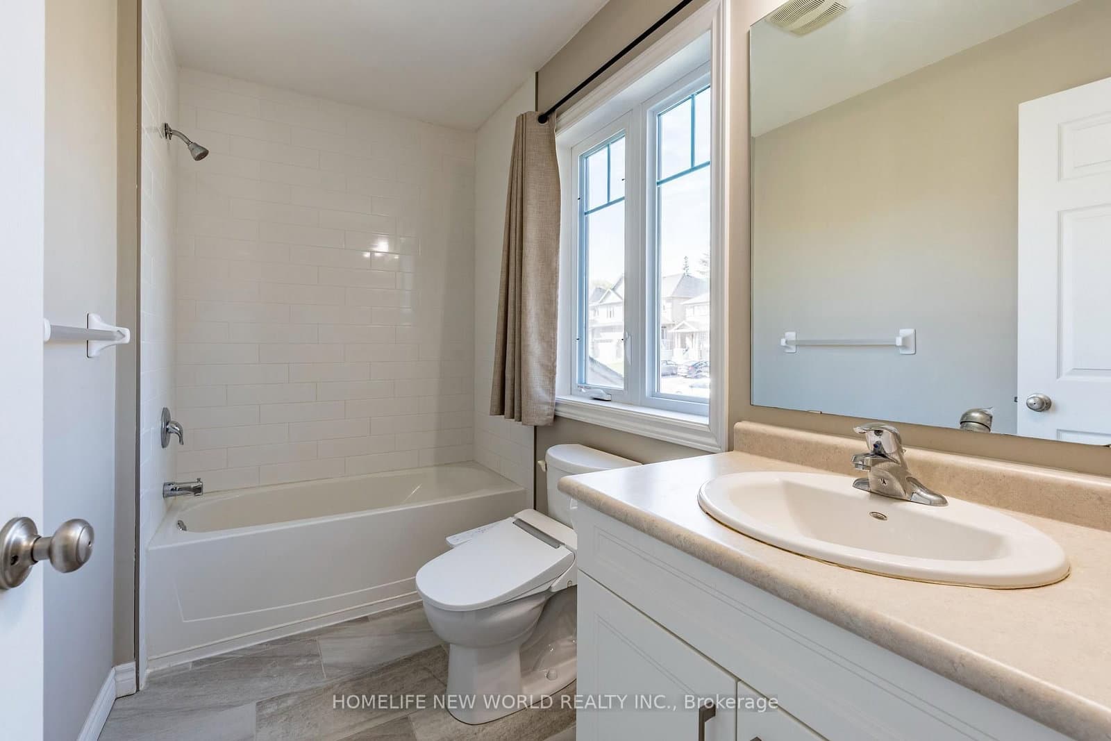 452 Avens Street thumbnail 14