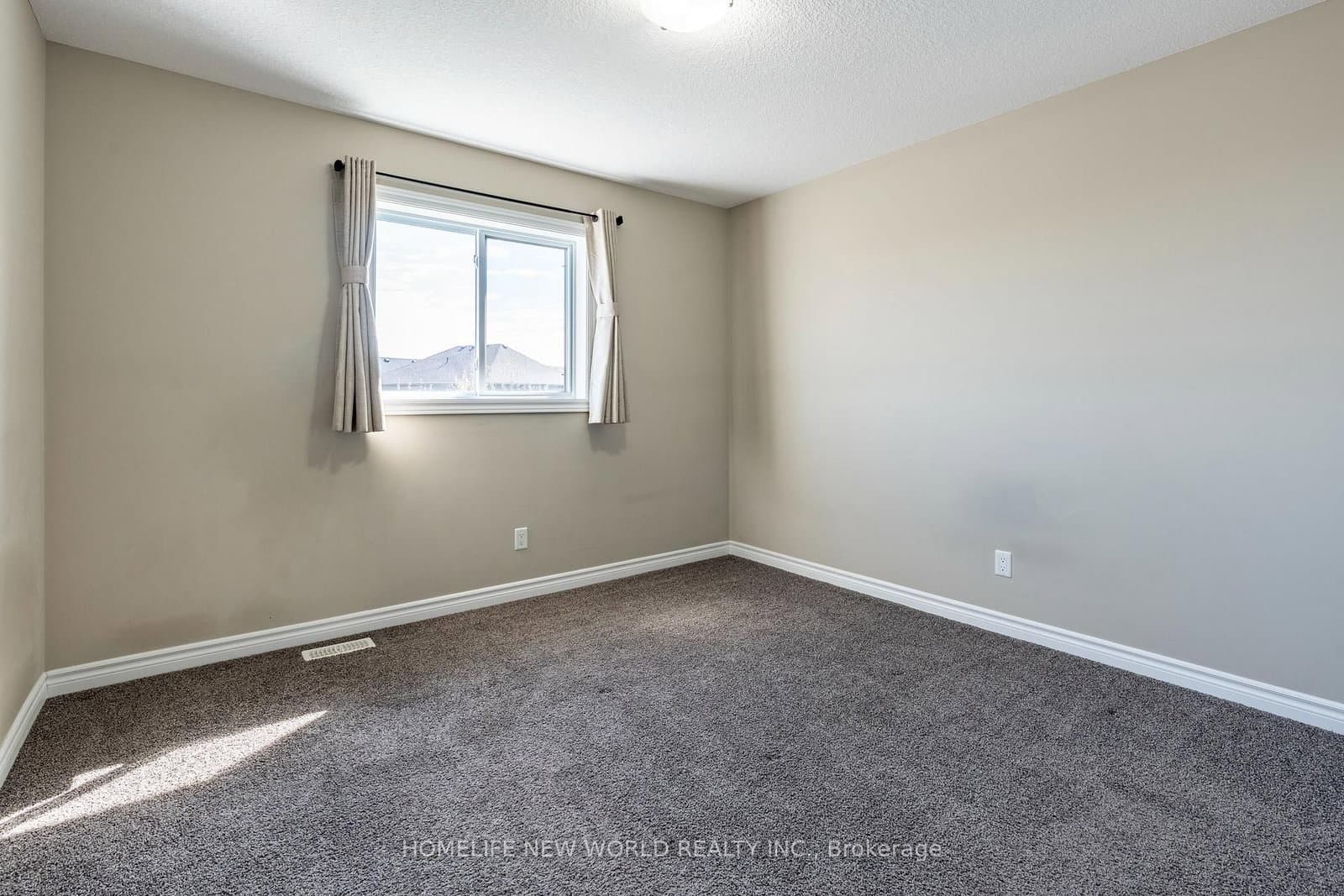 452 Avens Street thumbnail 17