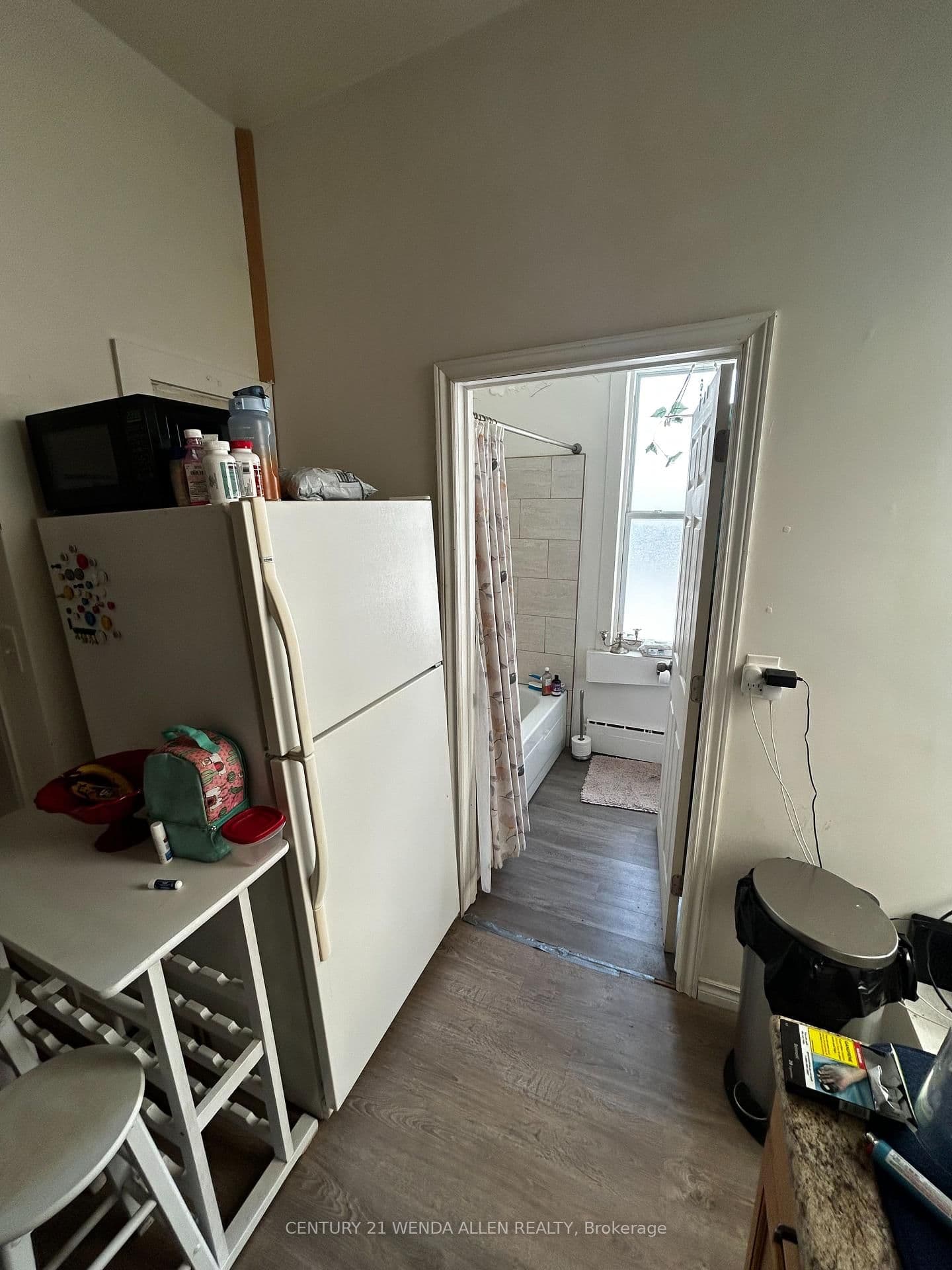 11 Queen Street E thumbnail 12