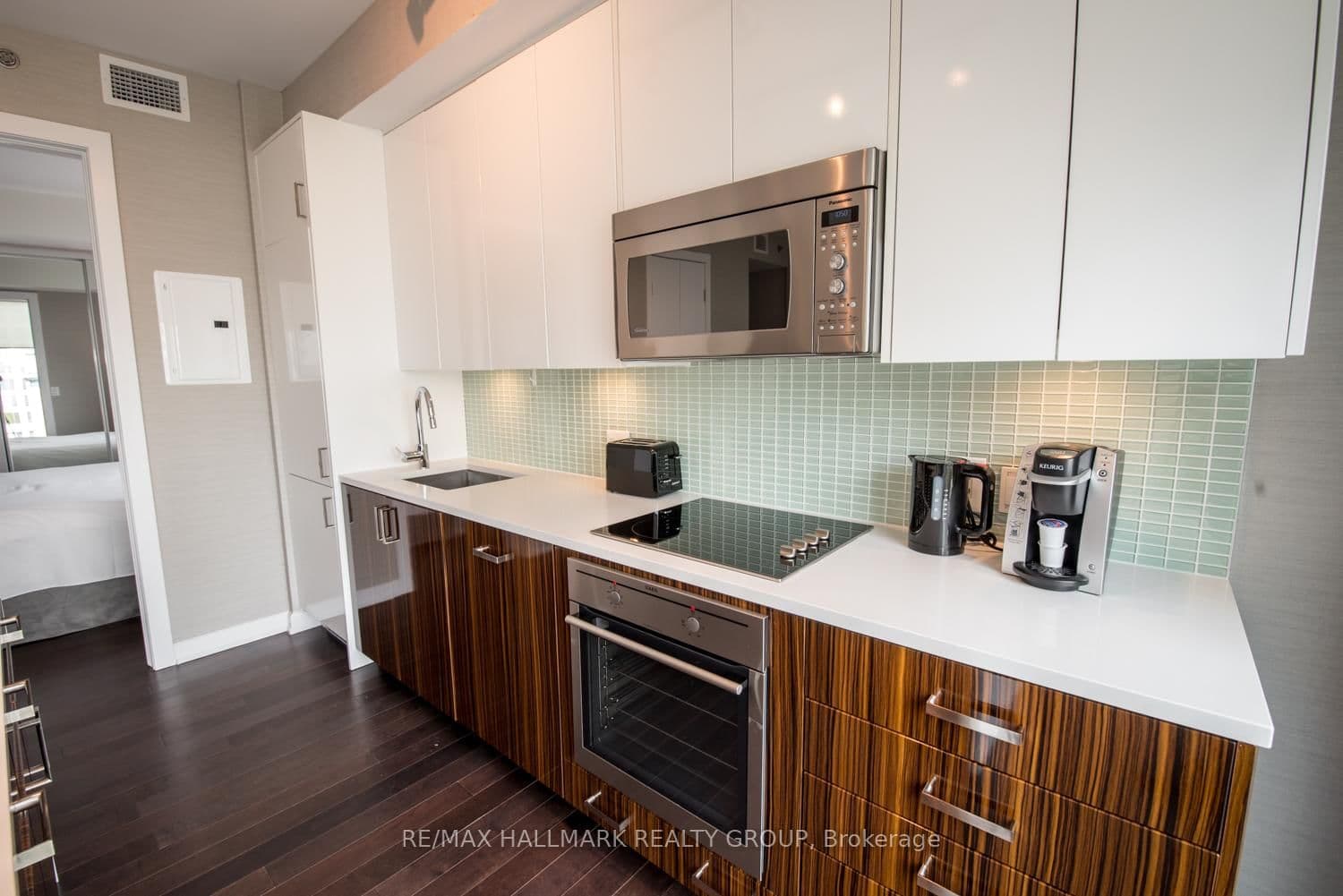 300 Lisgar Street, Unit 1111 thumbnail 10
