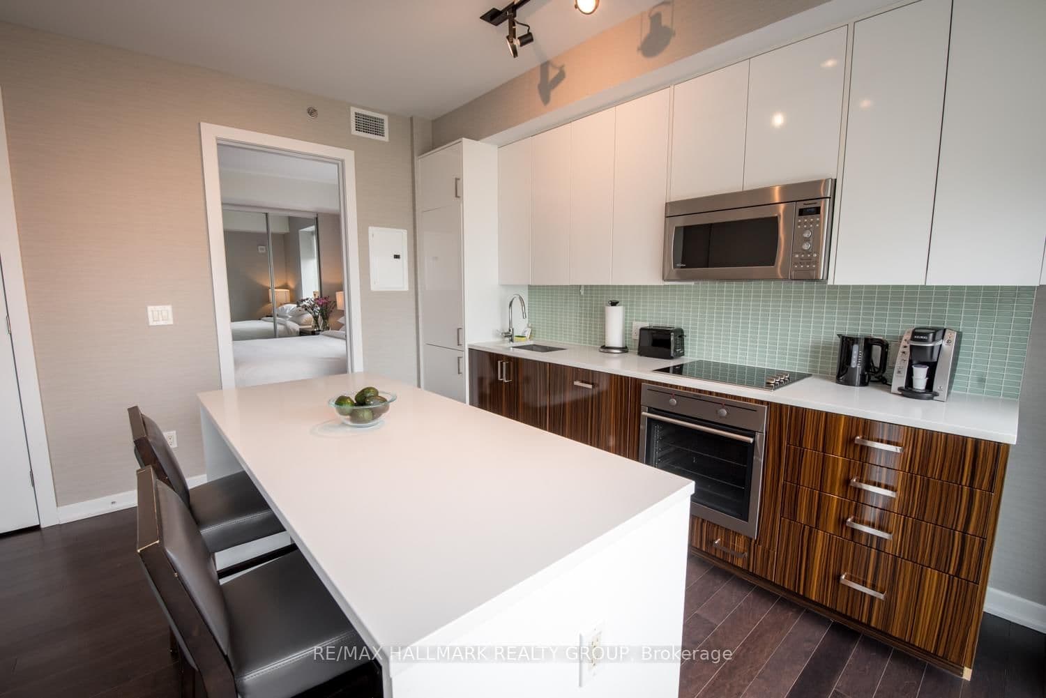 300 Lisgar Street, Unit 1111 thumbnail 11