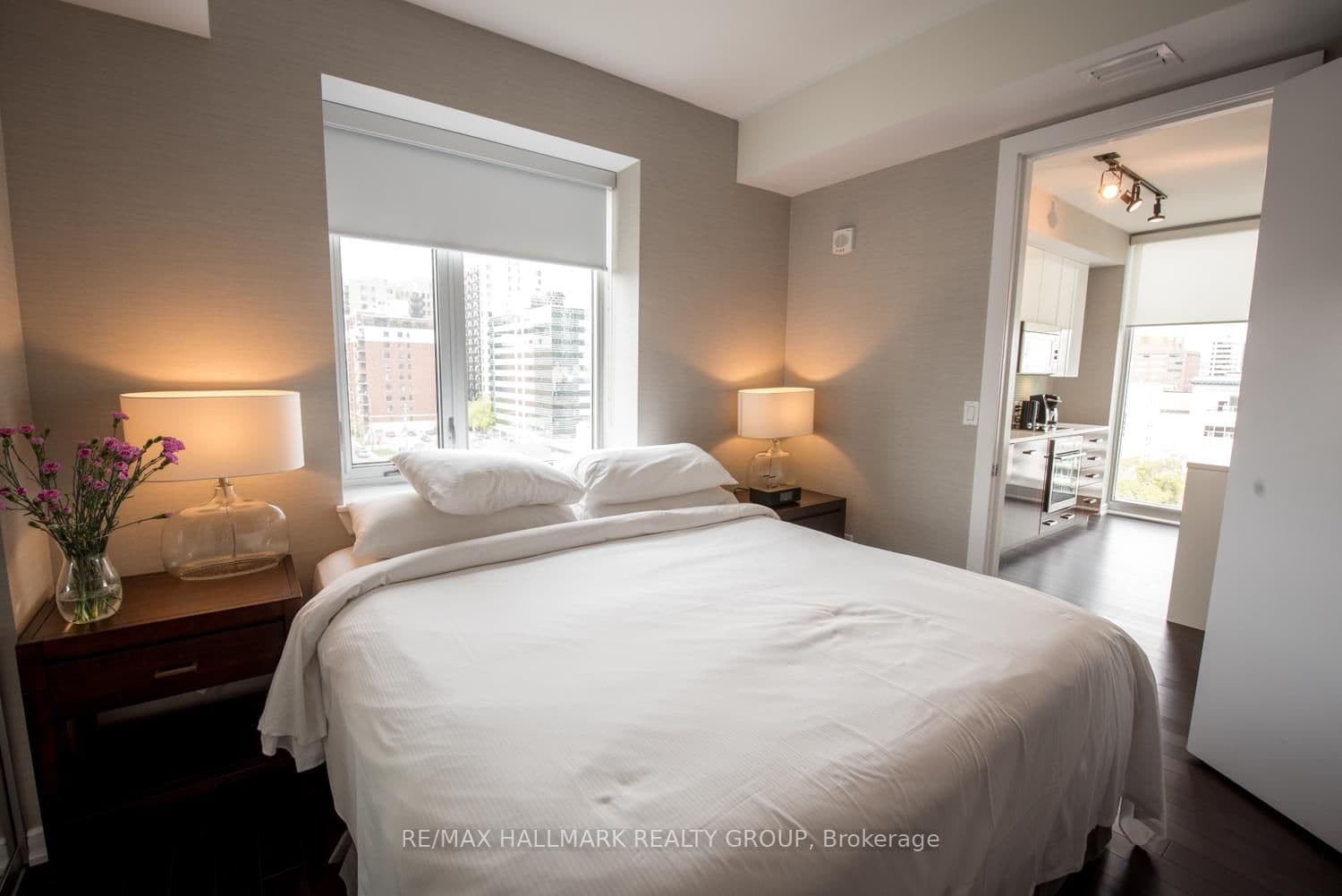 300 Lisgar Street, Unit 1111 thumbnail 13