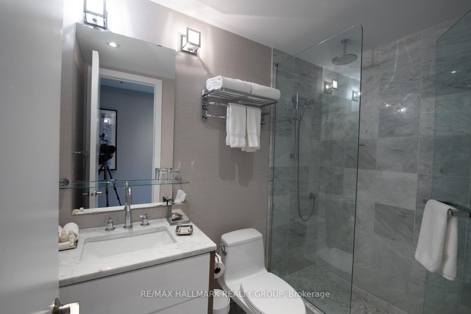 300 Lisgar Street, Unit 1111 thumbnail 15