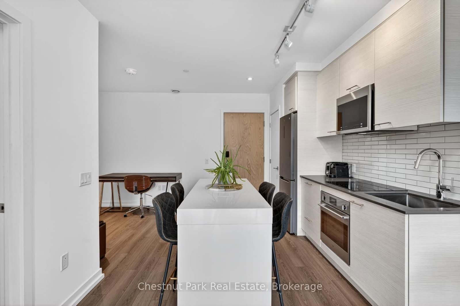 120 Carrick Trail, Unit 210 thumbnail 8