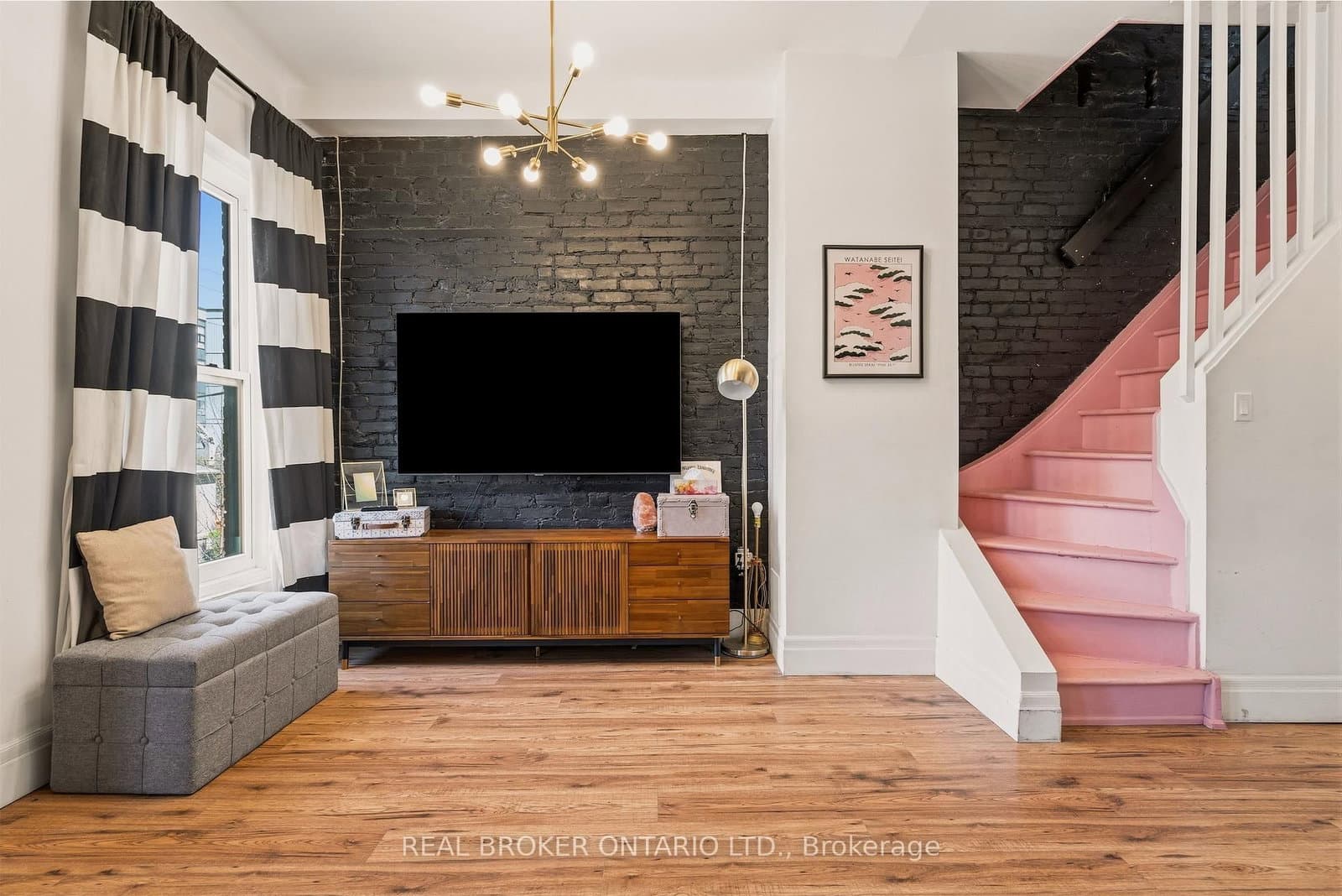158 Hunter Street E thumbnail 10