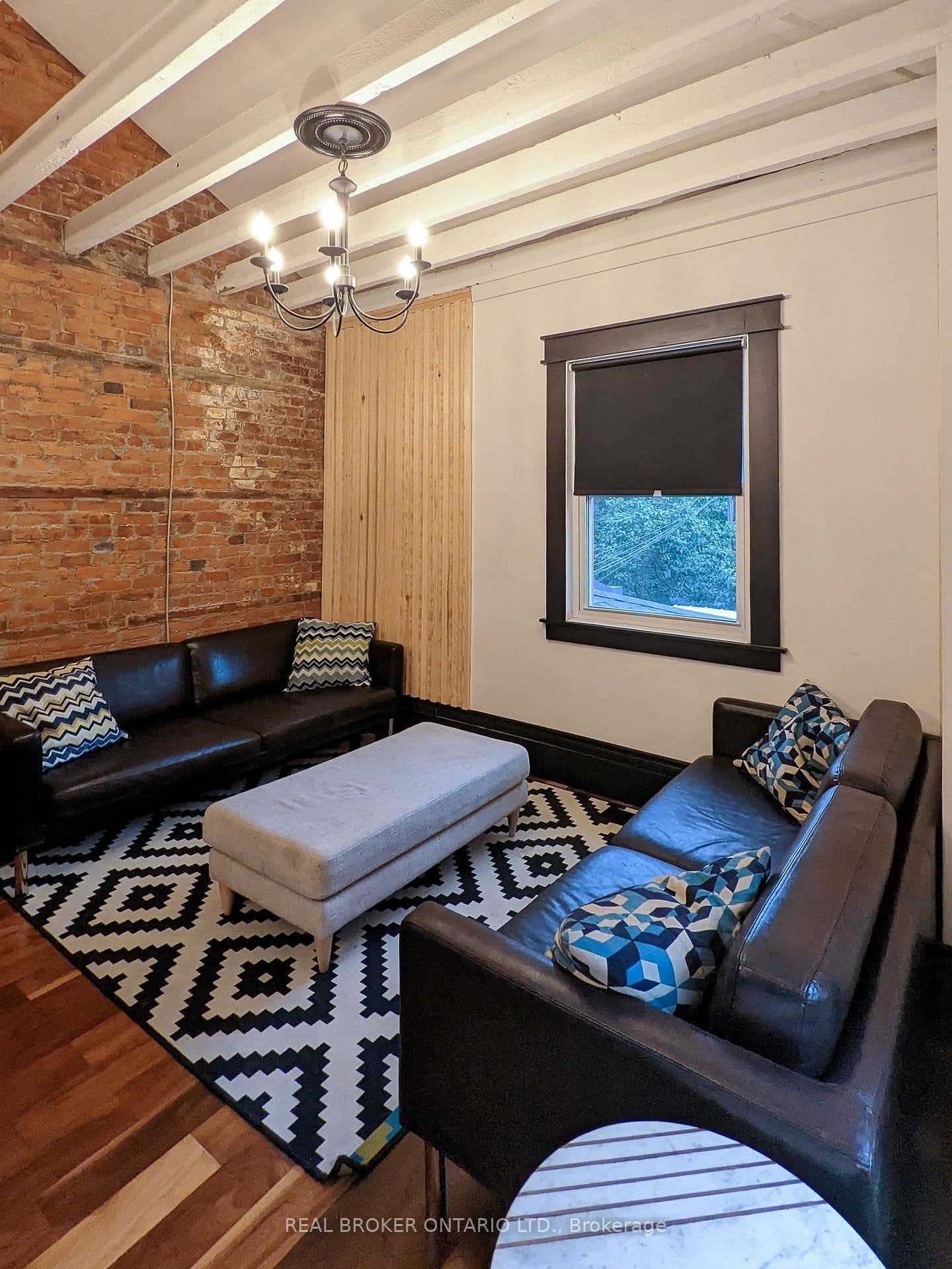 158 Hunter Street E thumbnail 19