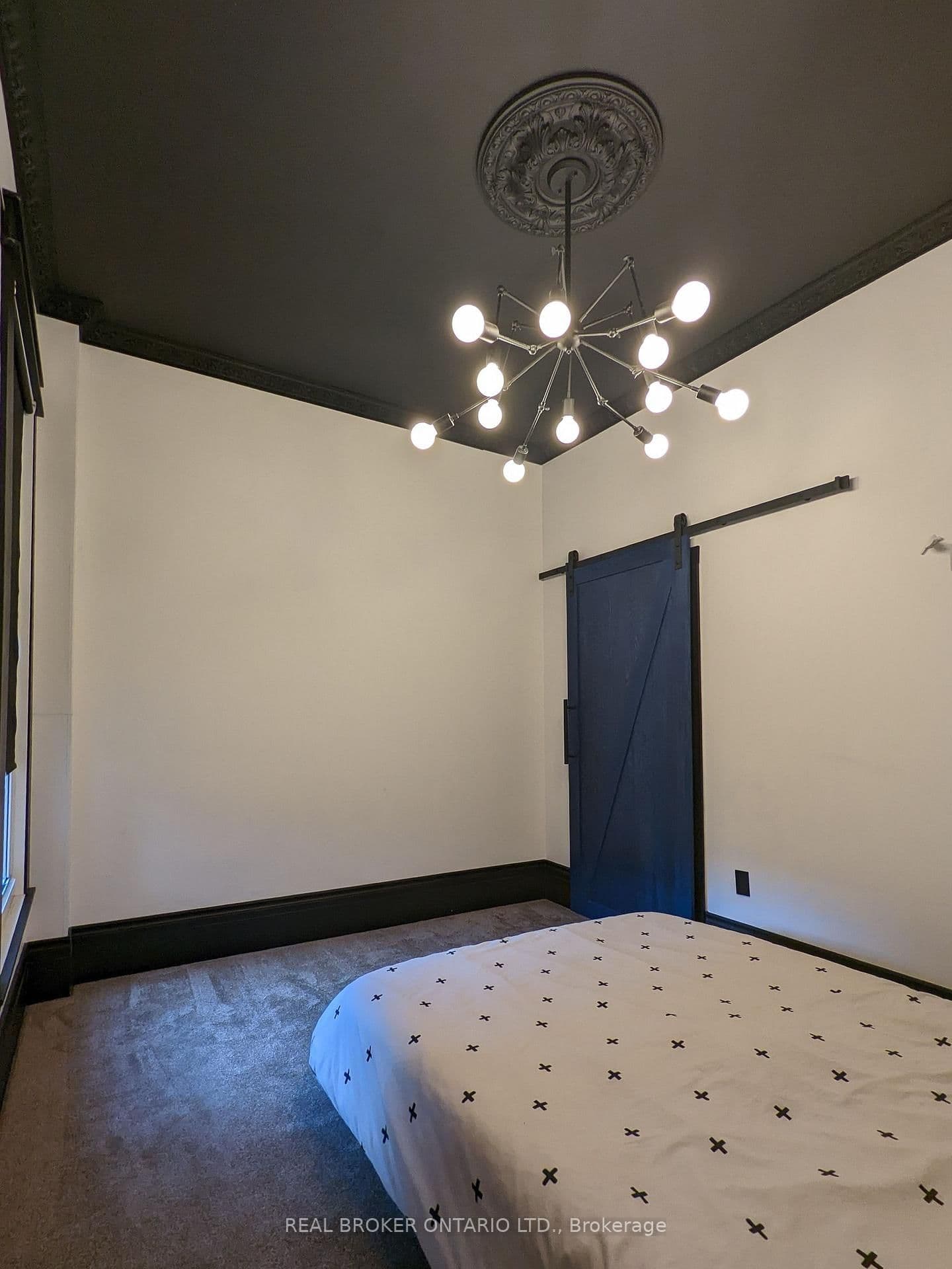 158 Hunter Street E thumbnail 23