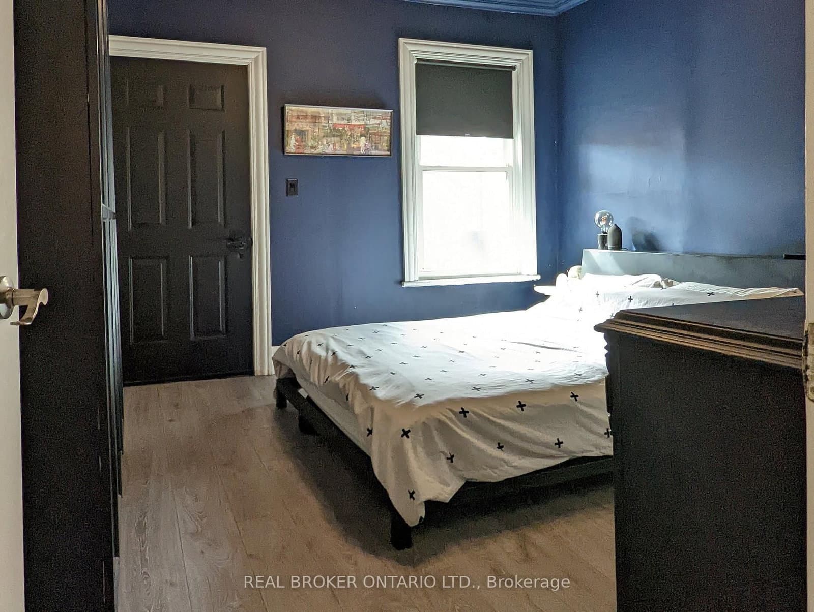 158 Hunter Street E thumbnail 32