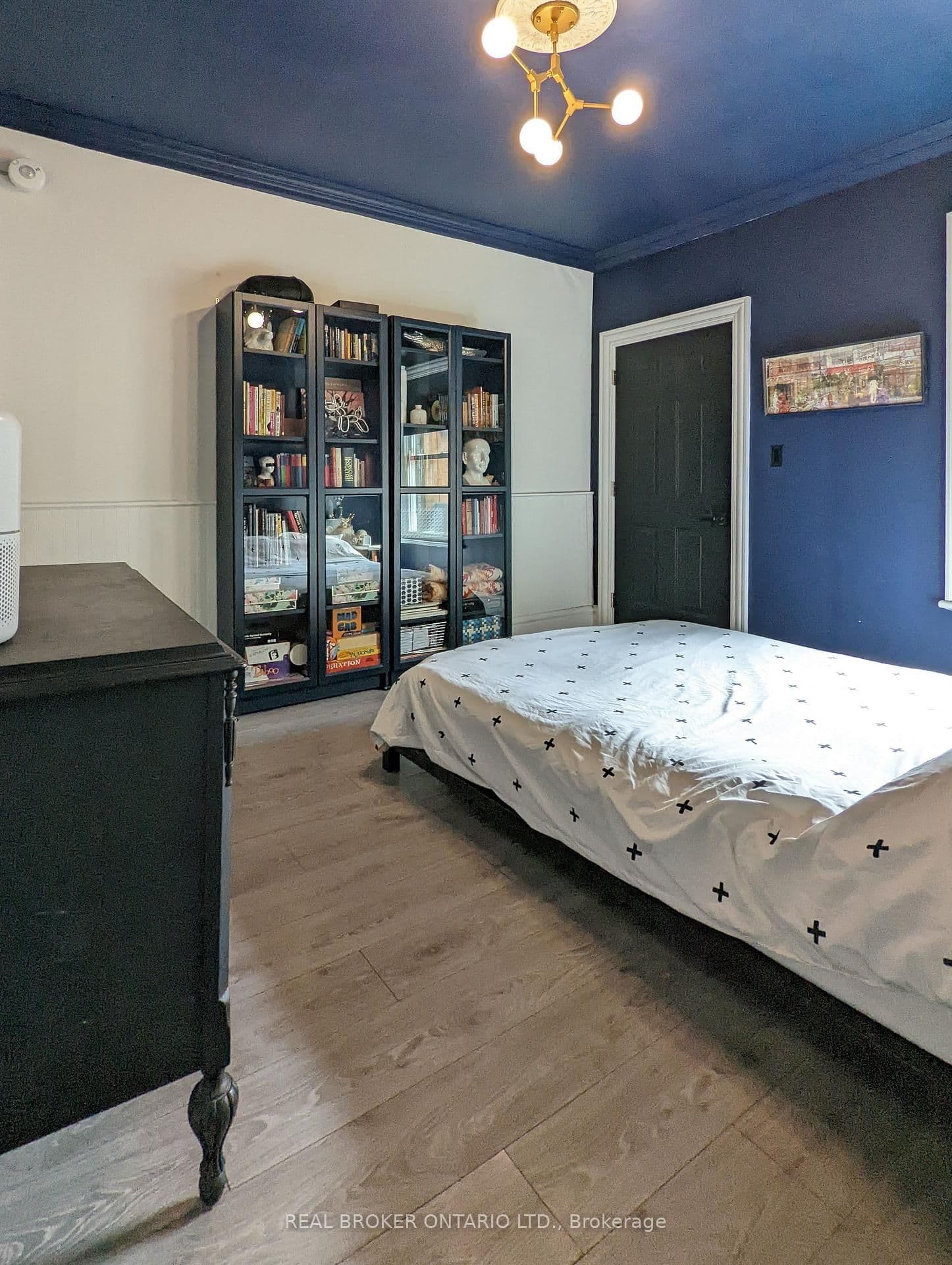 158 Hunter Street E thumbnail 33