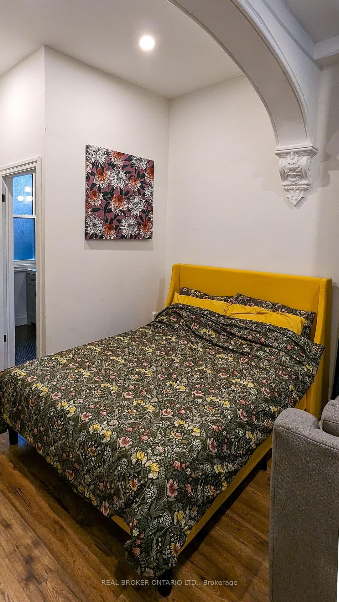 158 Hunter Street E thumbnail 43