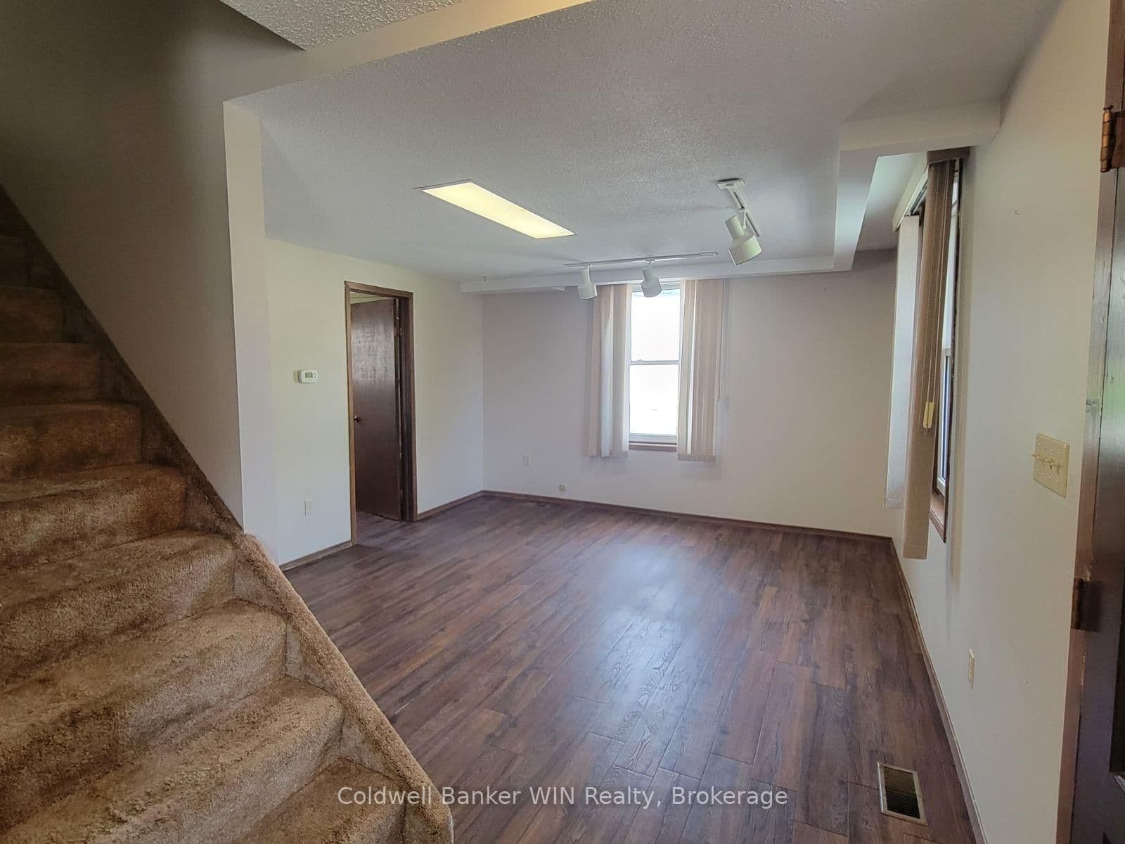 120 King Street E thumbnail 17