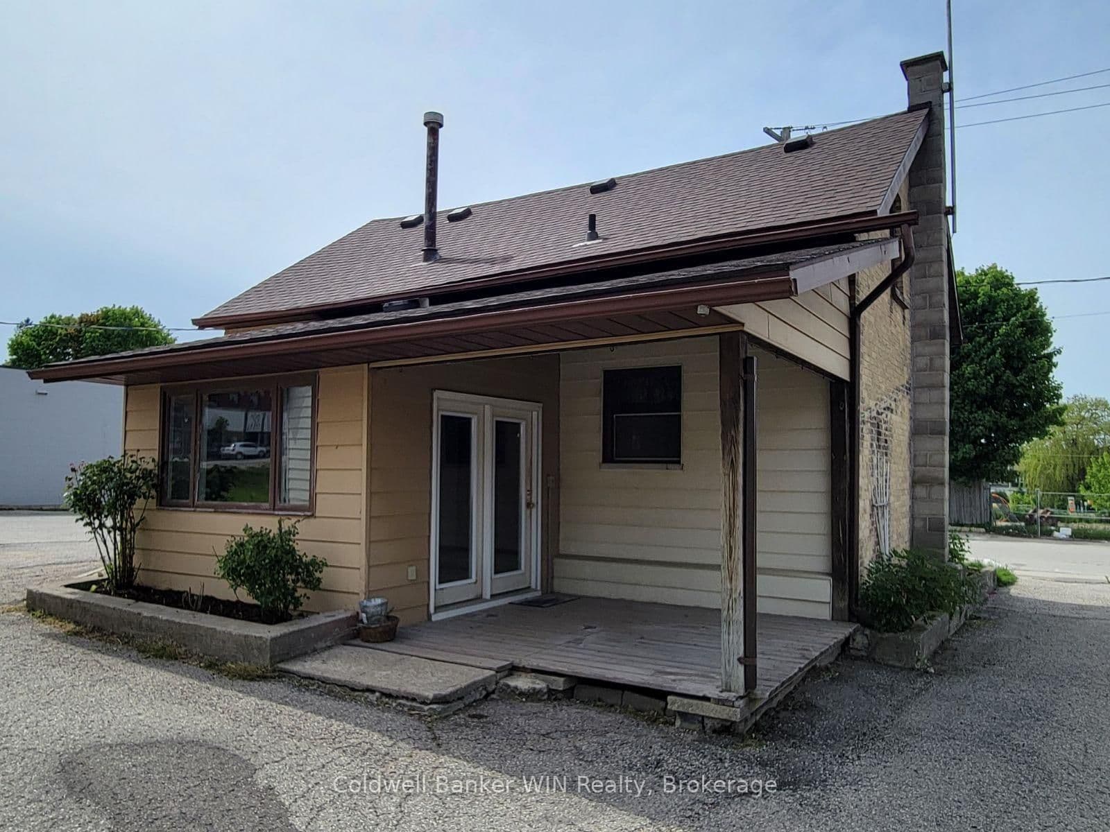 120 King Street E thumbnail 5