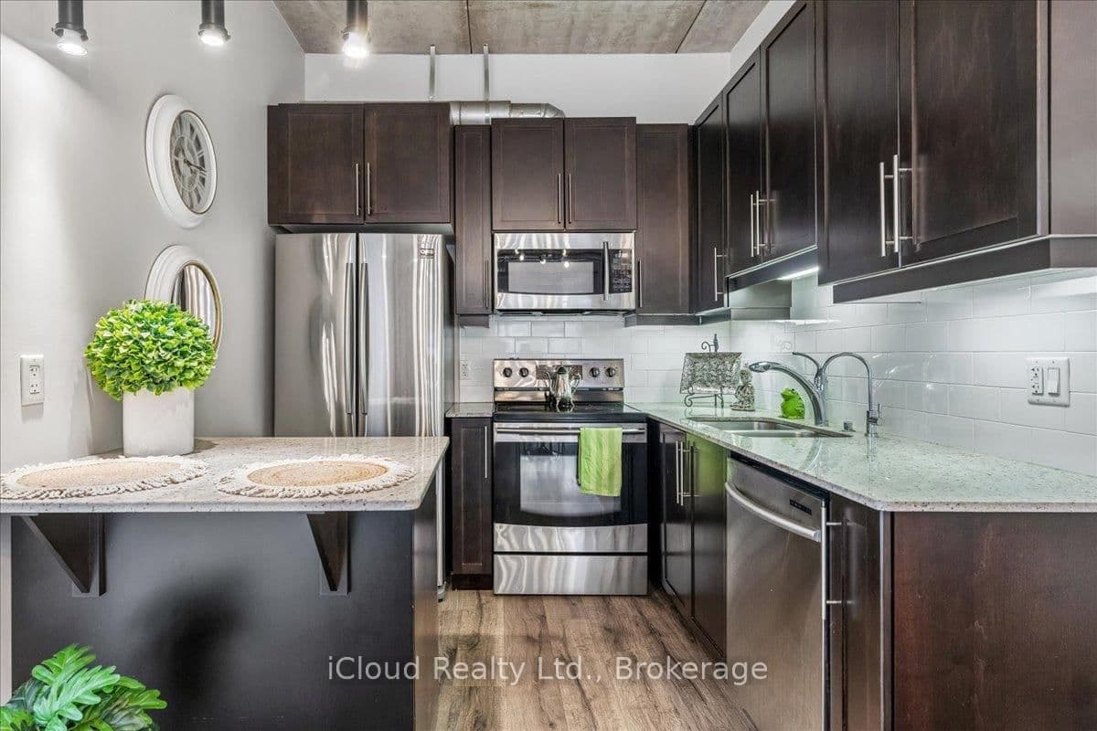 15 Devitt Avenue S, Unit 104 thumbnail 9