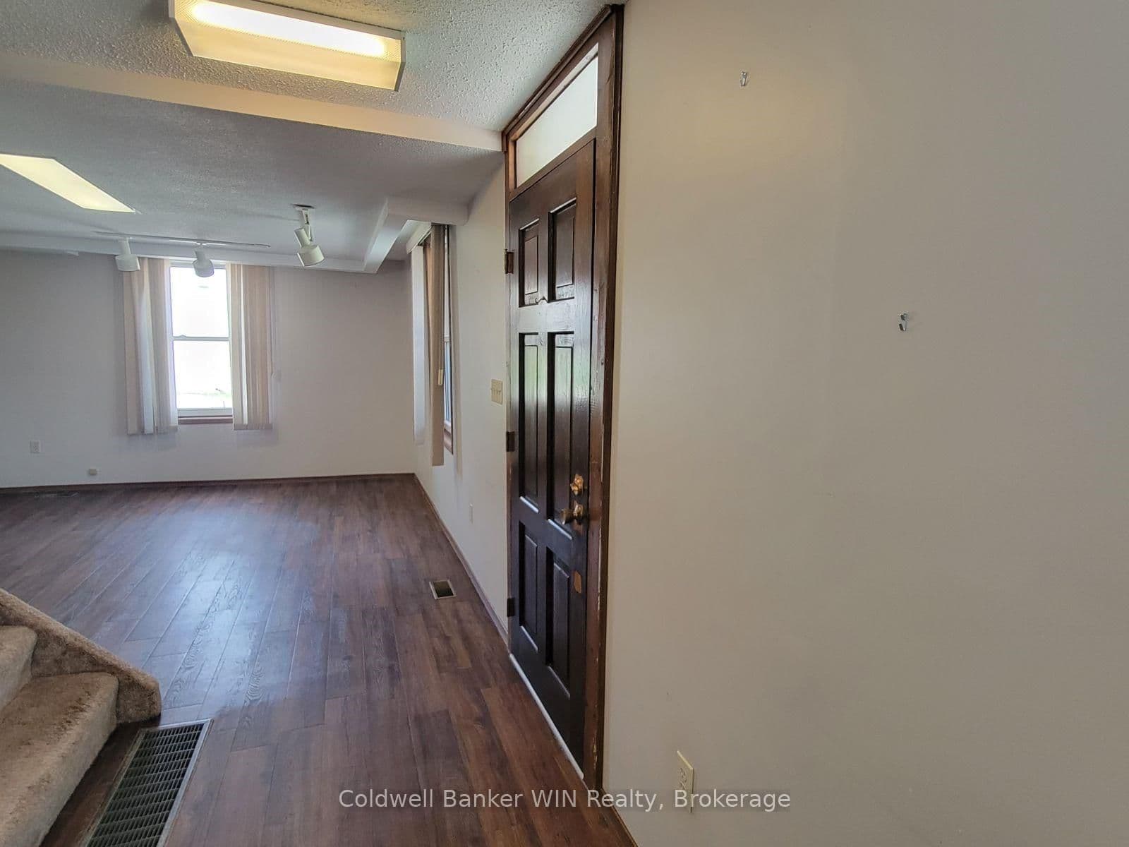120 King Street E thumbnail 19