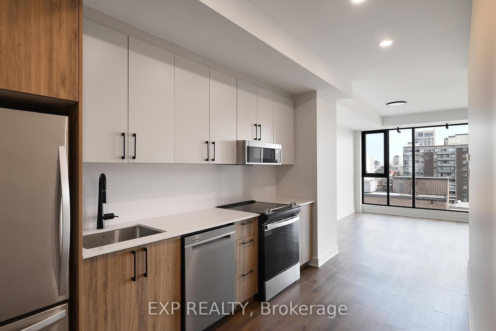 331 Cooper Street, Unit 701 thumbnail 2
