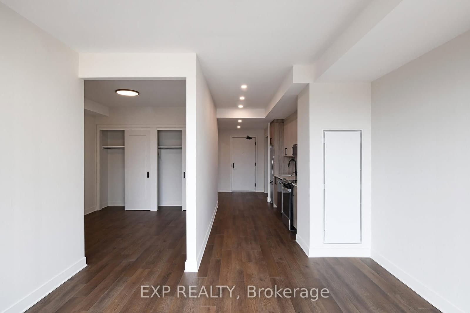 331 Cooper Street, Unit 701 thumbnail 4
