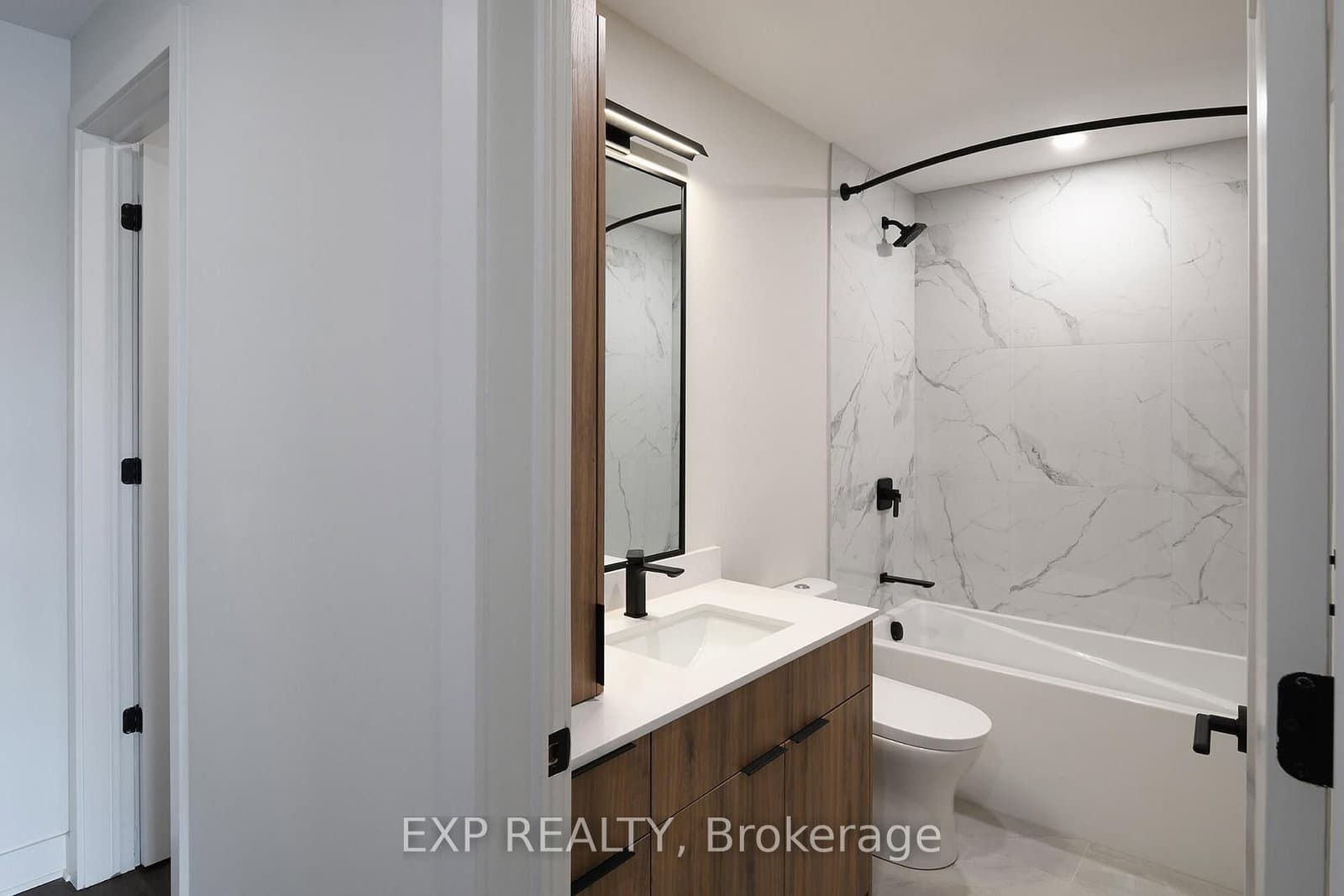 331 Cooper Street, Unit 701 thumbnail 8