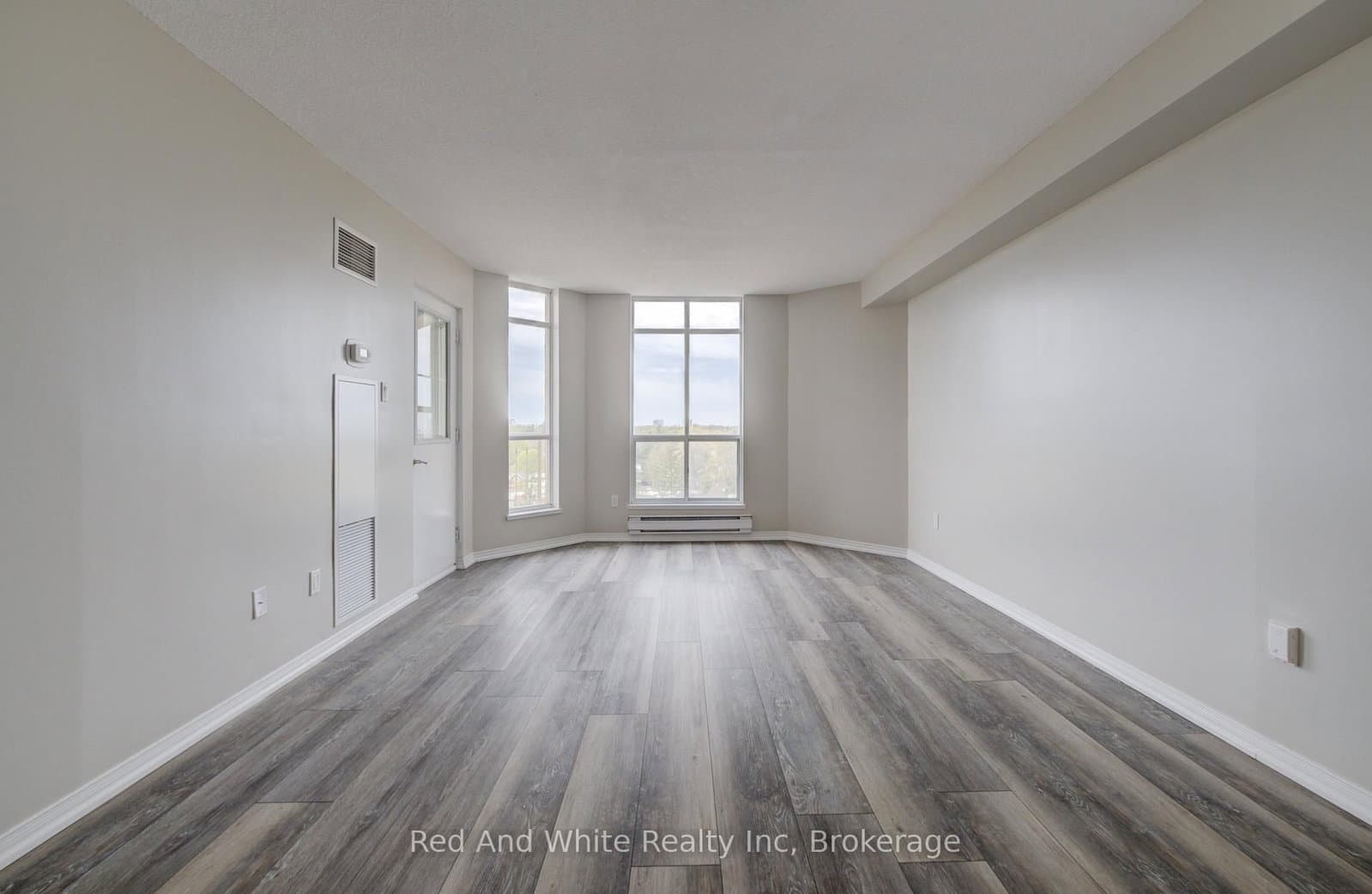 1414 King Street E, Unit 802 thumbnail 10