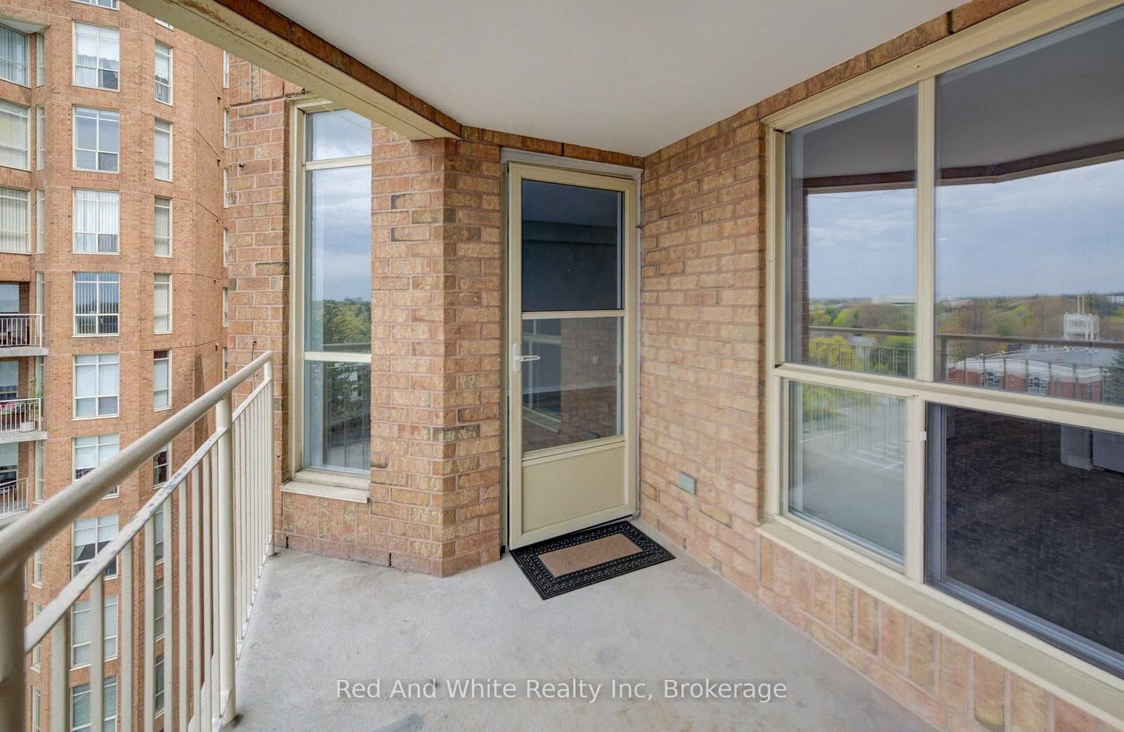 1414 King Street E, Unit 802 thumbnail 22