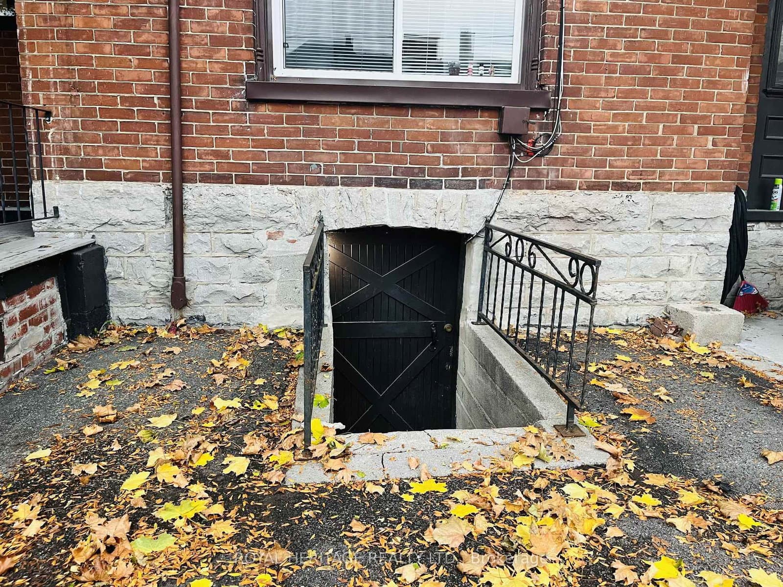 80 Bridge Street W, Unit 4 thumbnail 28