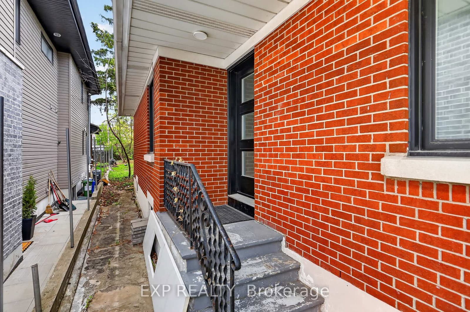 1255 Evans Boulevard N thumbnail 6