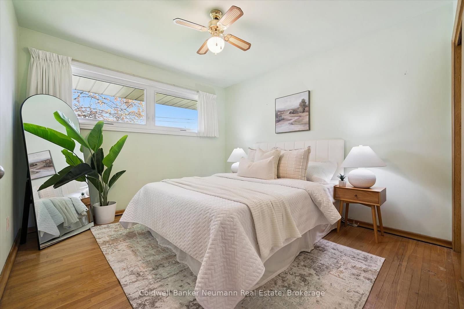 92 Victoria Road N thumbnail 25