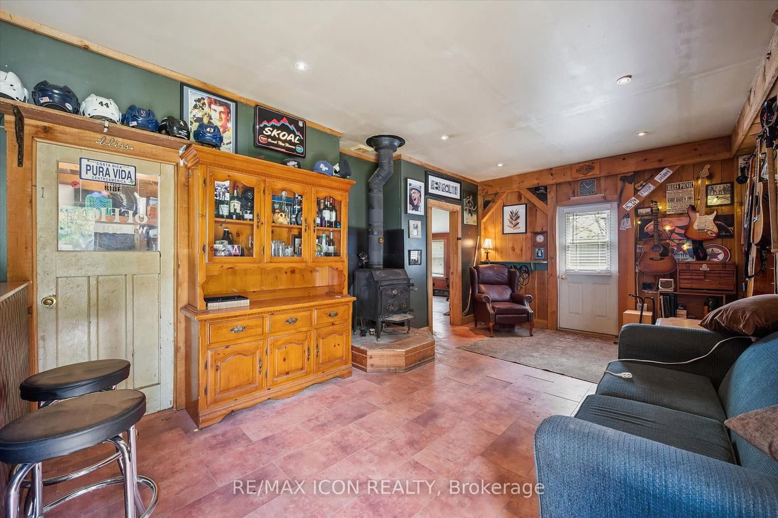 630 Robert Ferrie Drive thumbnail 27