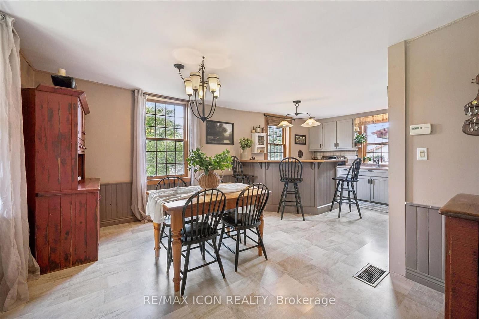 630 Robert Ferrie Drive thumbnail 9