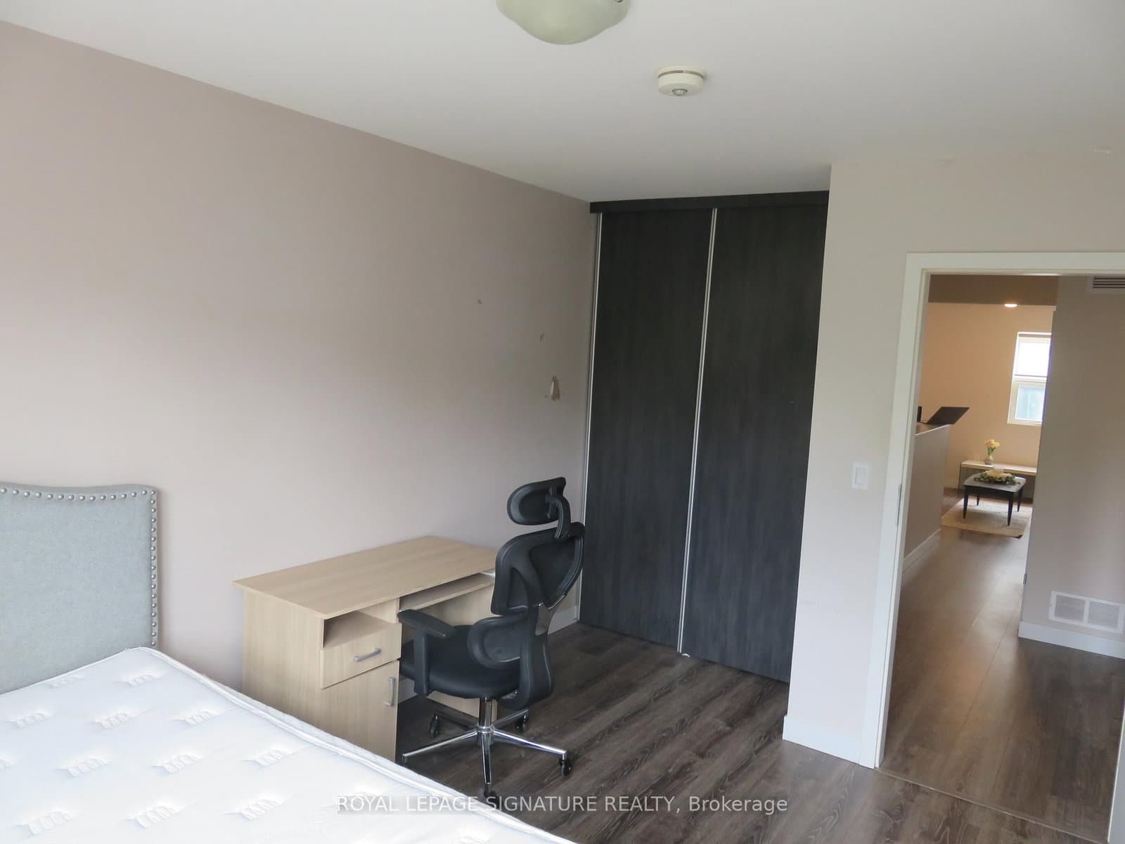 288 Albert Street, Unit 216 thumbnail 13