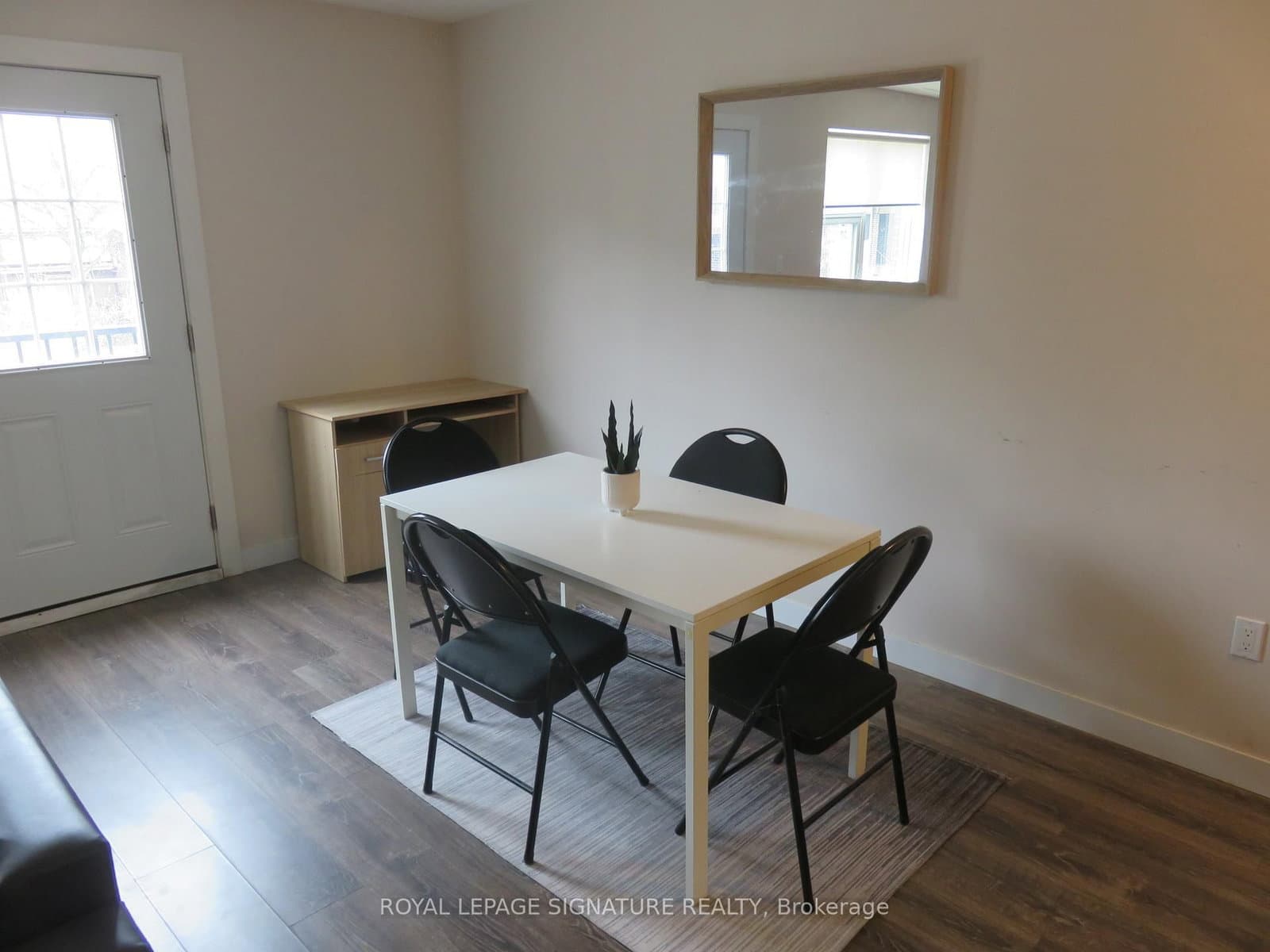 288 Albert Street, Unit 216 thumbnail 2