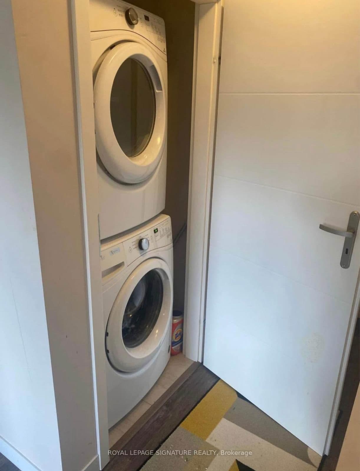 288 Albert Street, Unit 216 thumbnail 8