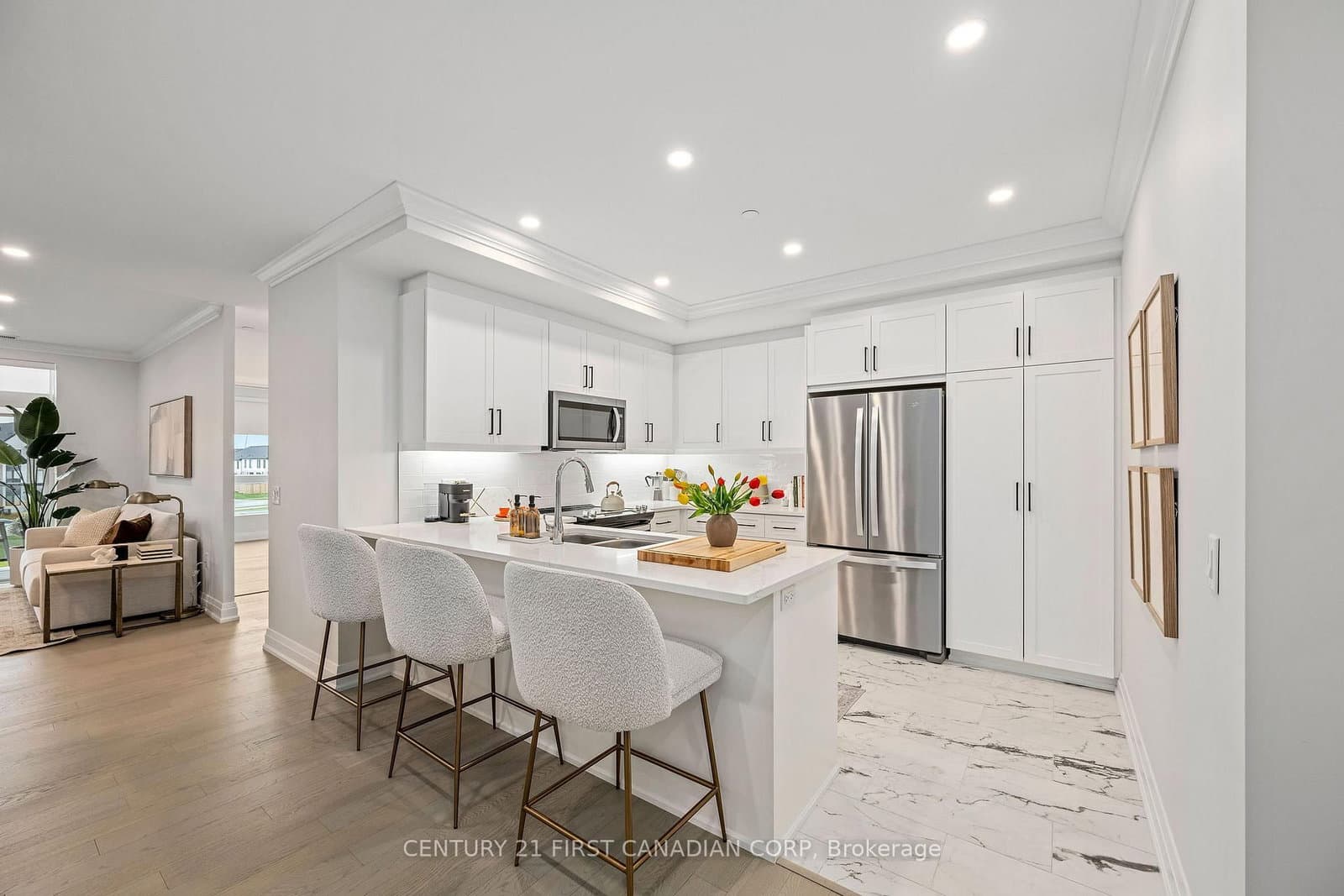 1560 Upper West Avenue, Unit 313 thumbnail 2