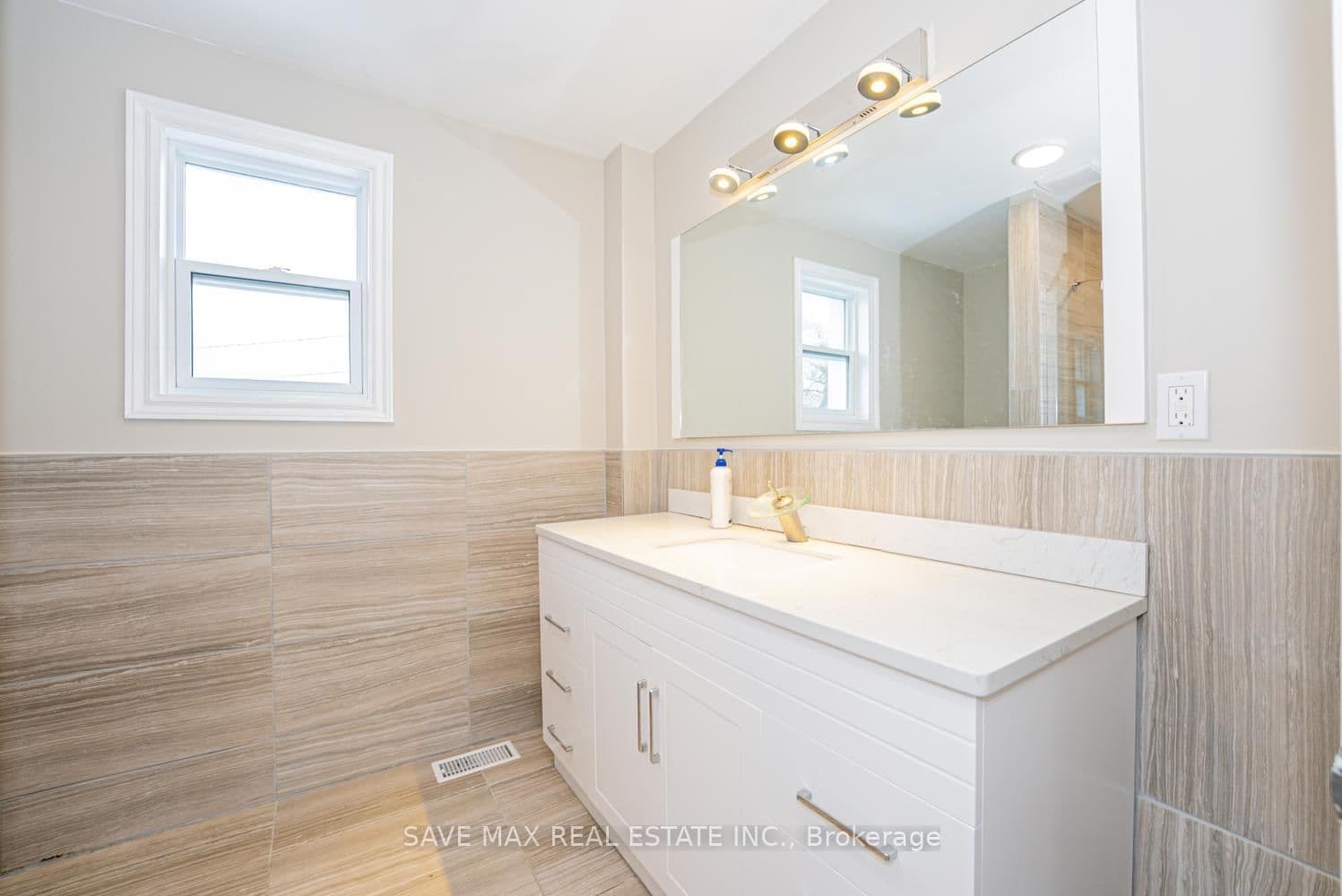 4 Beaumont Crescent thumbnail 24