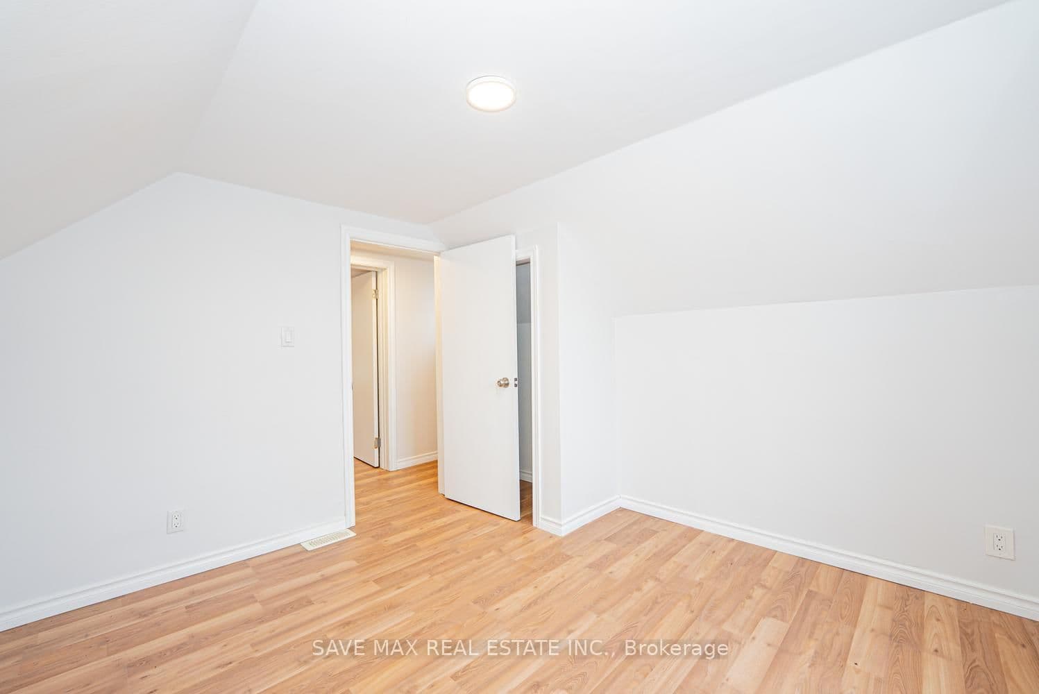 4 Beaumont Crescent thumbnail 29