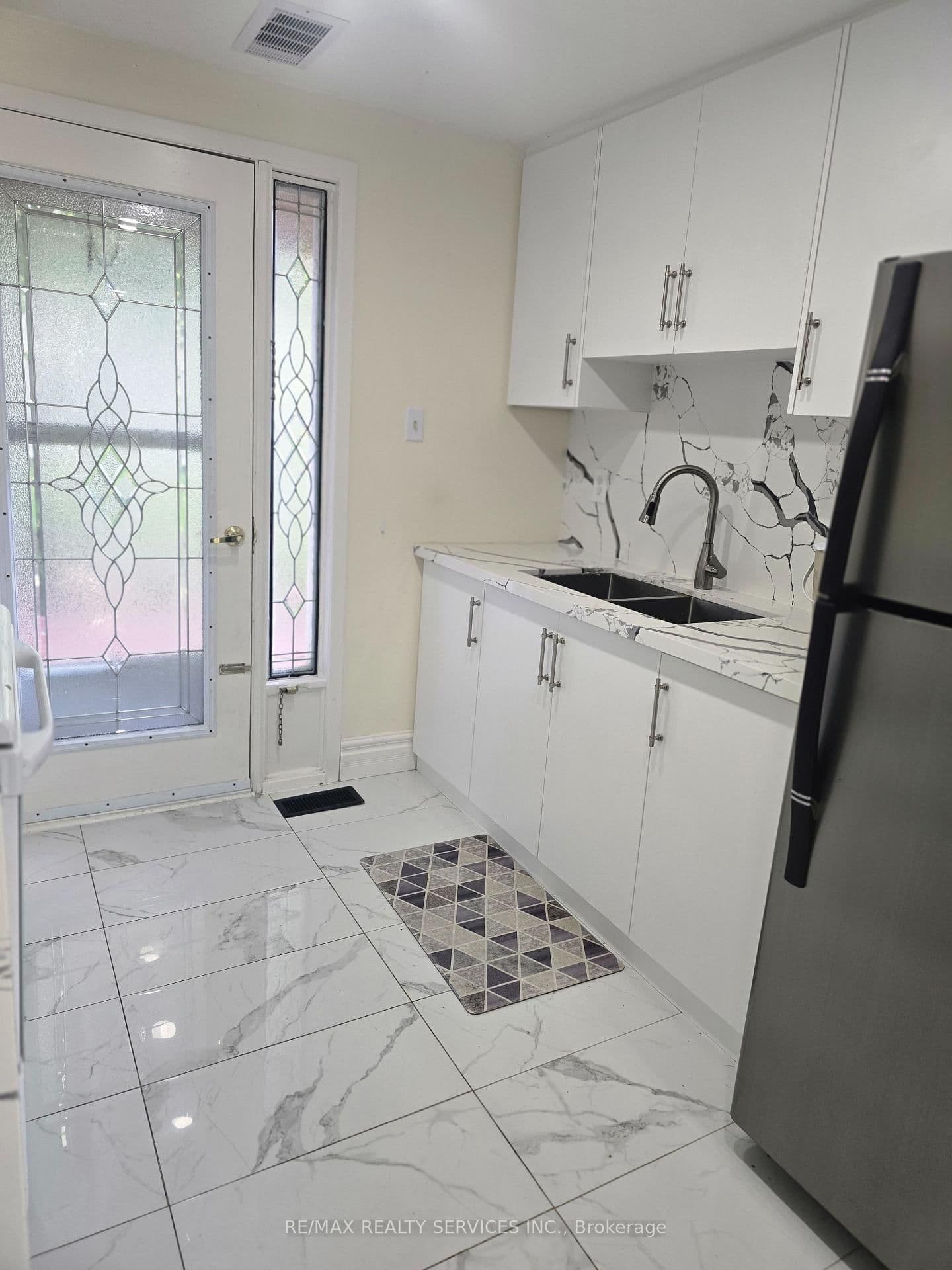 238 Linden Drive thumbnail 10