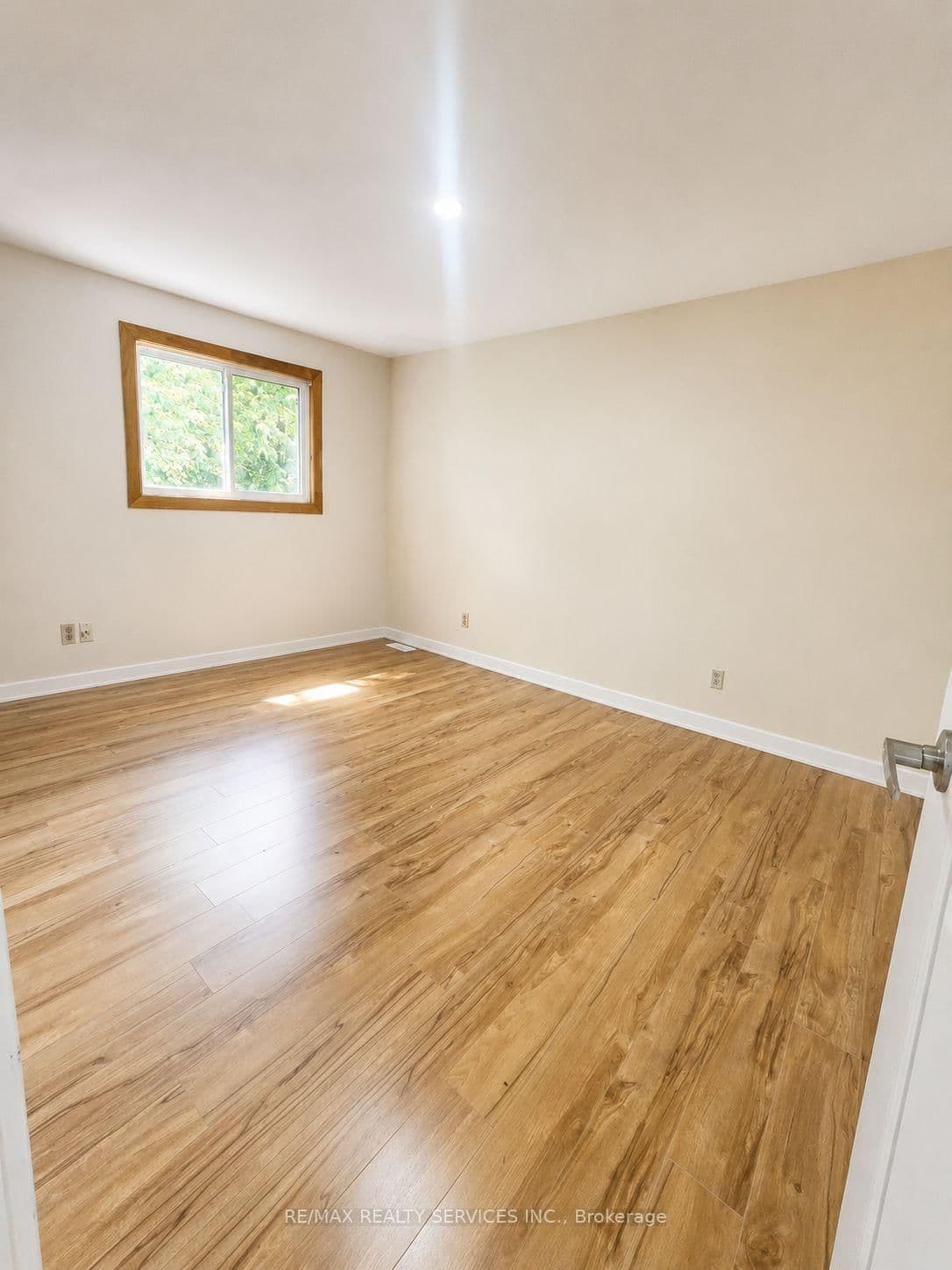 238 Linden Drive thumbnail 17