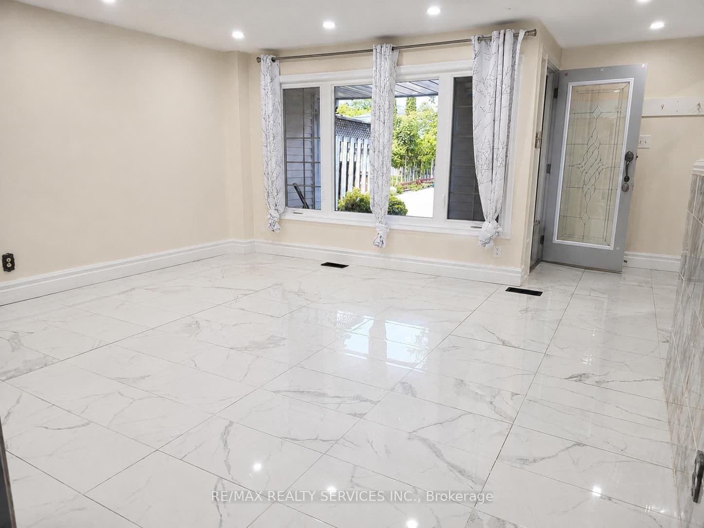 238 Linden Drive thumbnail 6