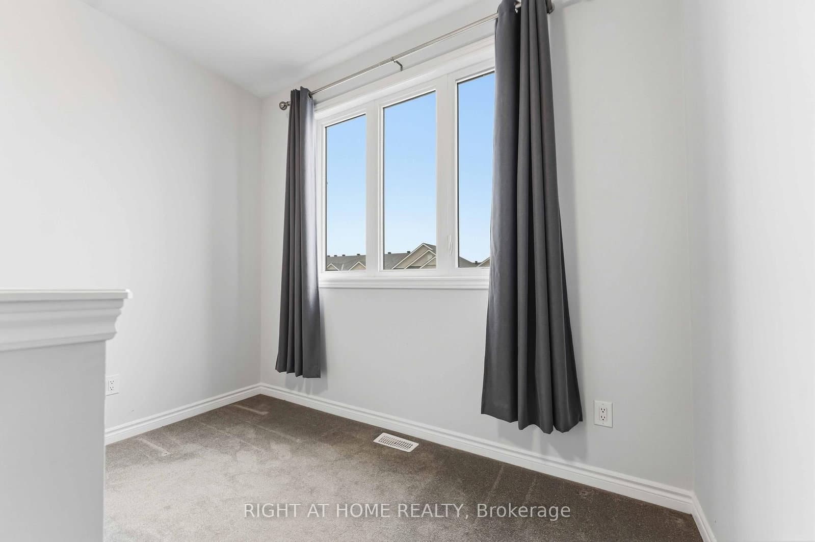 709 Derreen Avenue thumbnail 17