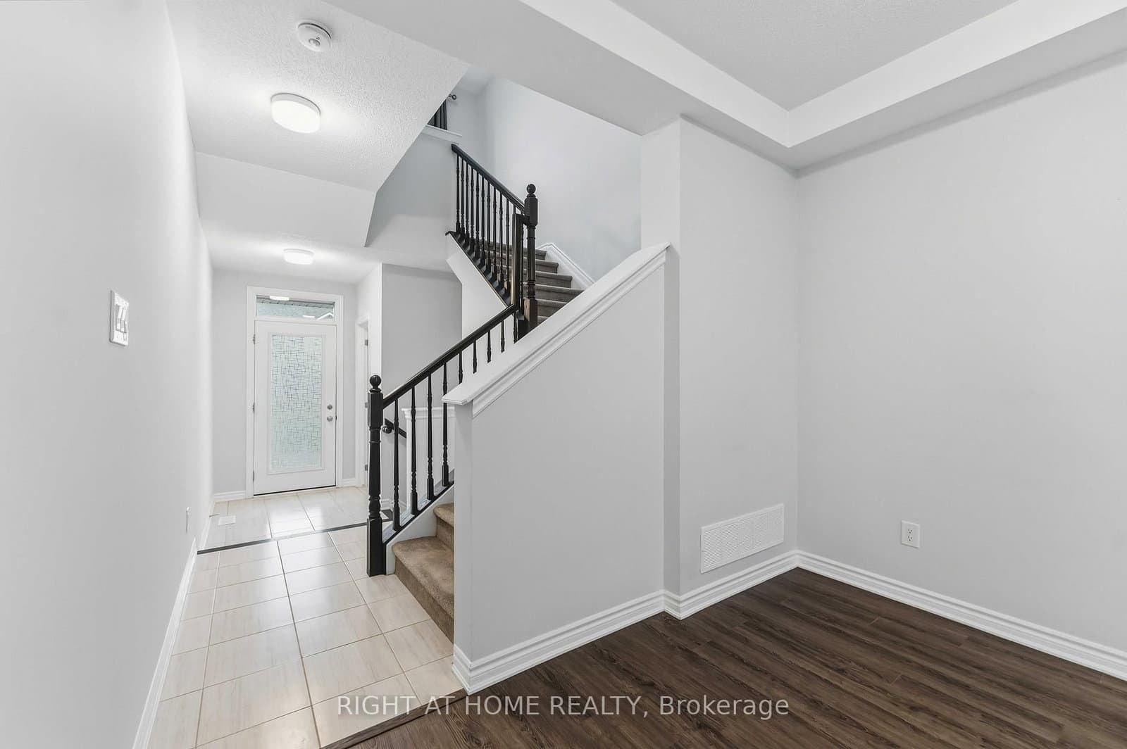 709 Derreen Avenue thumbnail 2