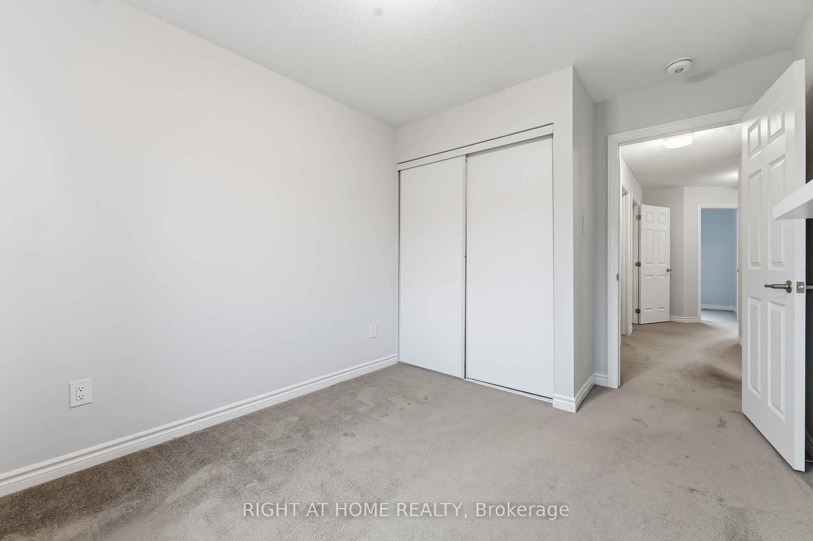 709 Derreen Avenue thumbnail 25