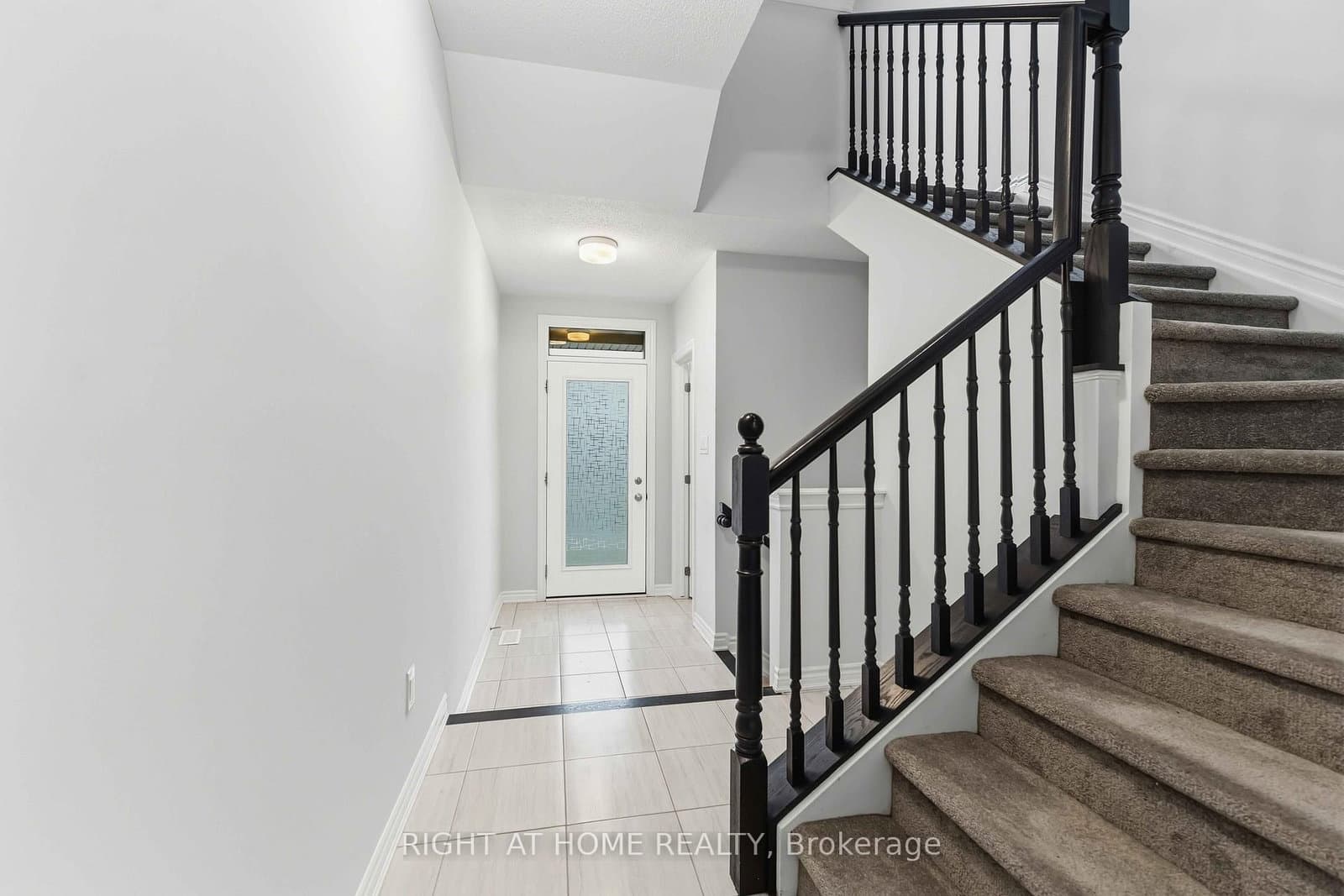 709 Derreen Avenue thumbnail 3