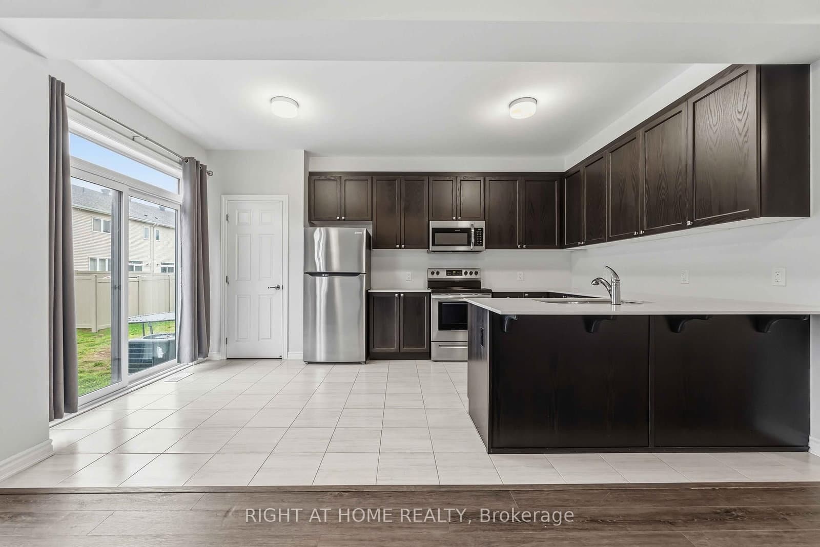 709 Derreen Avenue thumbnail 9