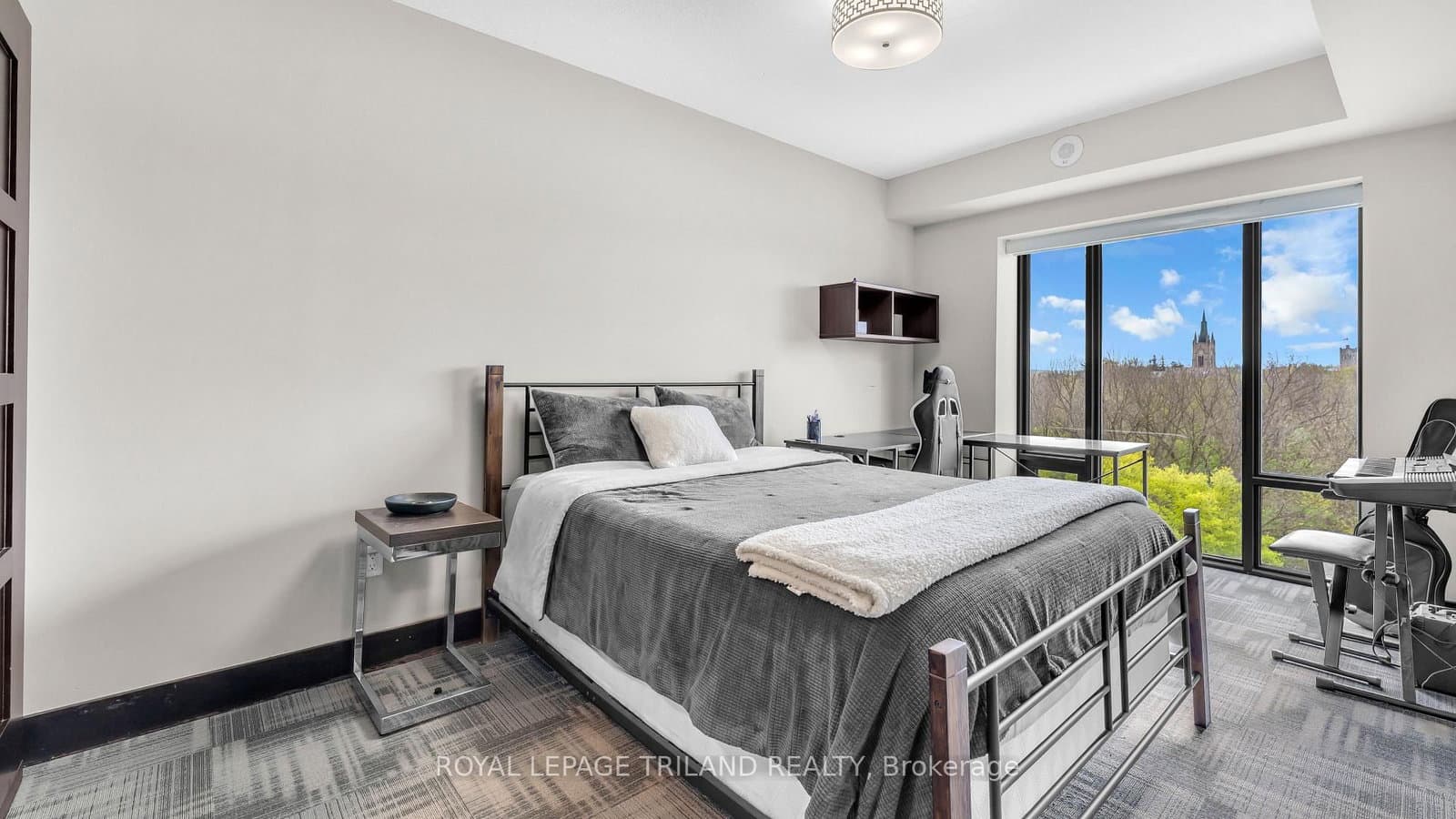 1235 Richmond Street, Unit 901 thumbnail 7