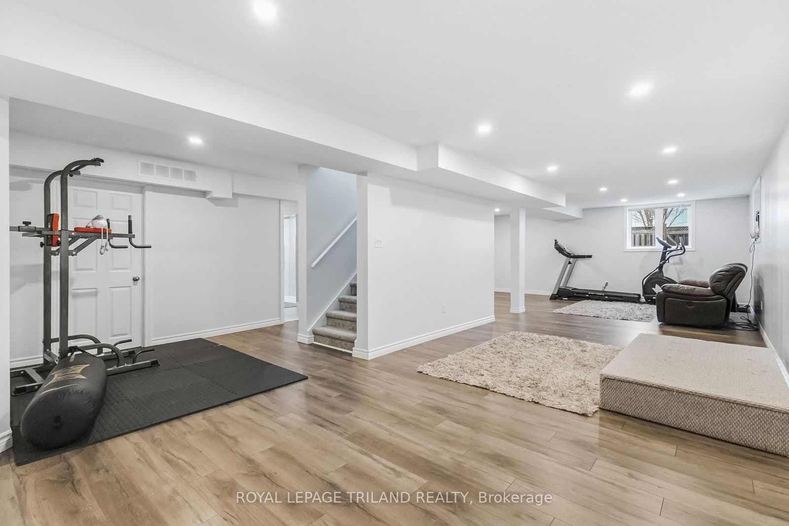 860 Kettleridge Street thumbnail 31
