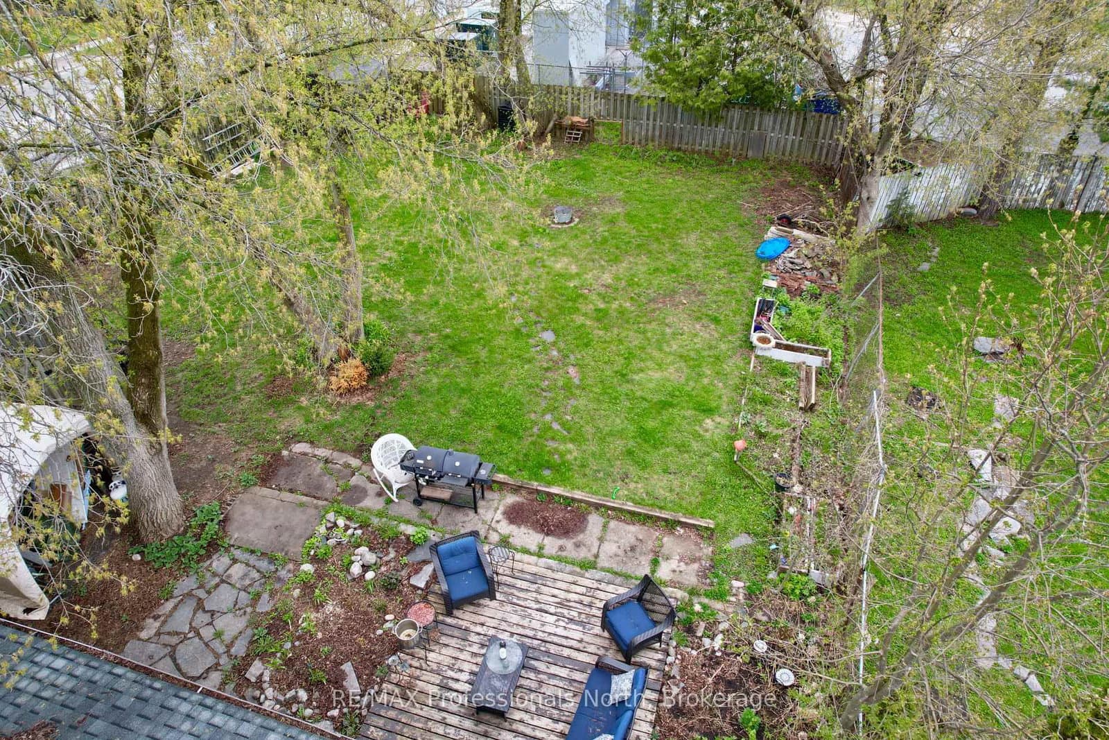 209 Dill St Street thumbnail 5