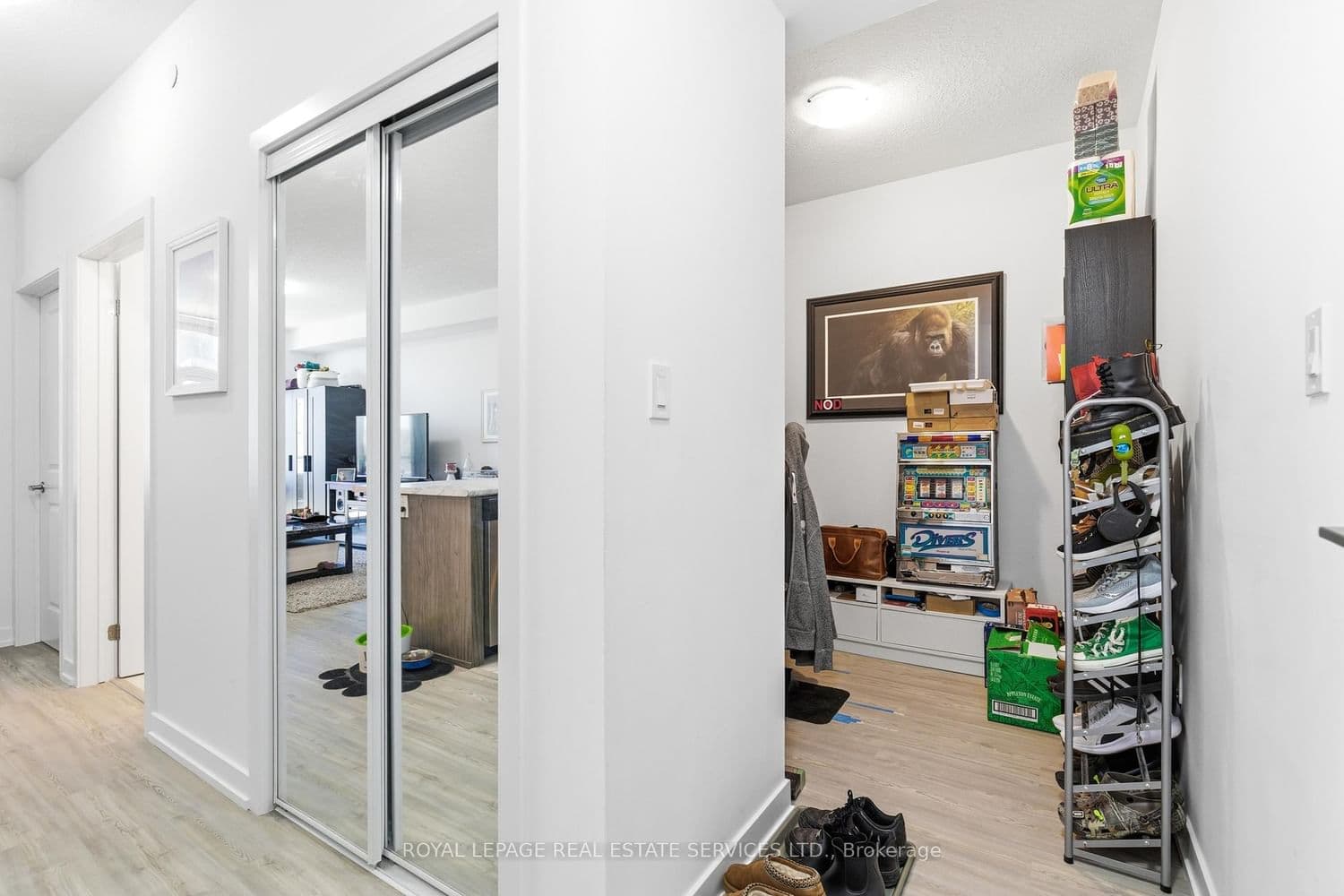 460 Dundas Street E, Unit 221 thumbnail 12