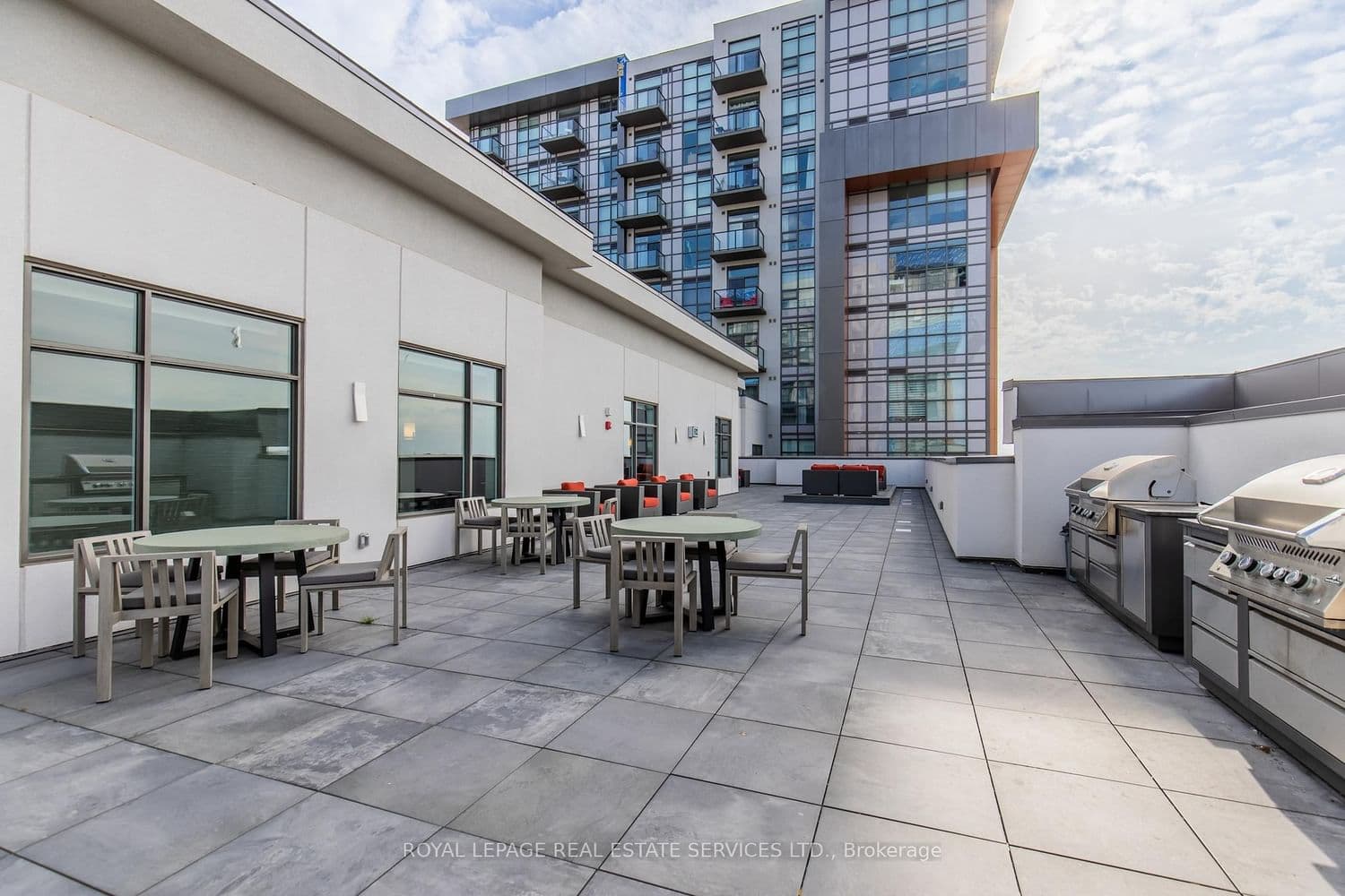 460 Dundas Street E, Unit 221 thumbnail 25