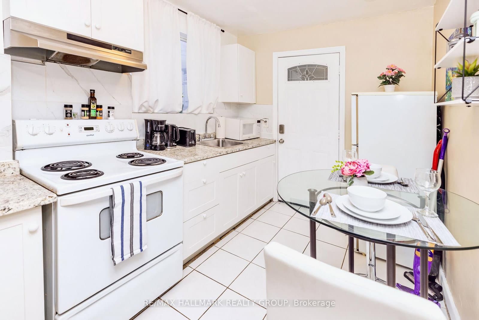 456 BRONSON Avenue, Unit 4 thumbnail 5