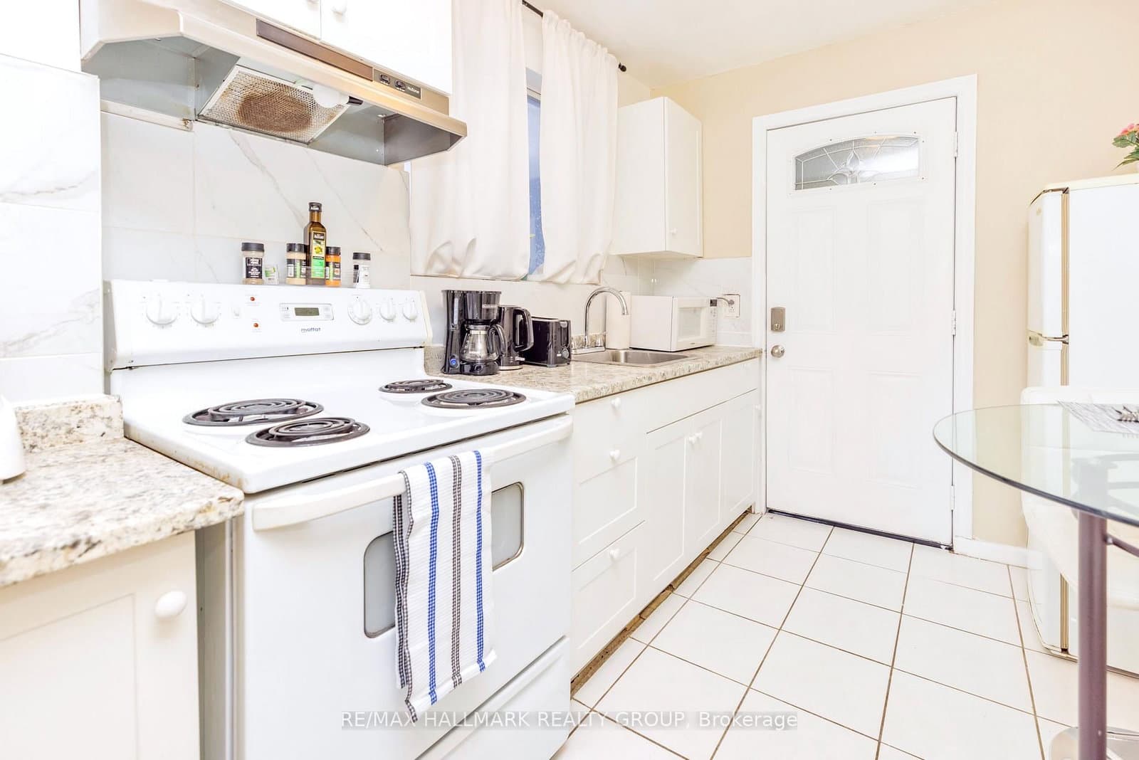 456 BRONSON Avenue, Unit 4 thumbnail 8